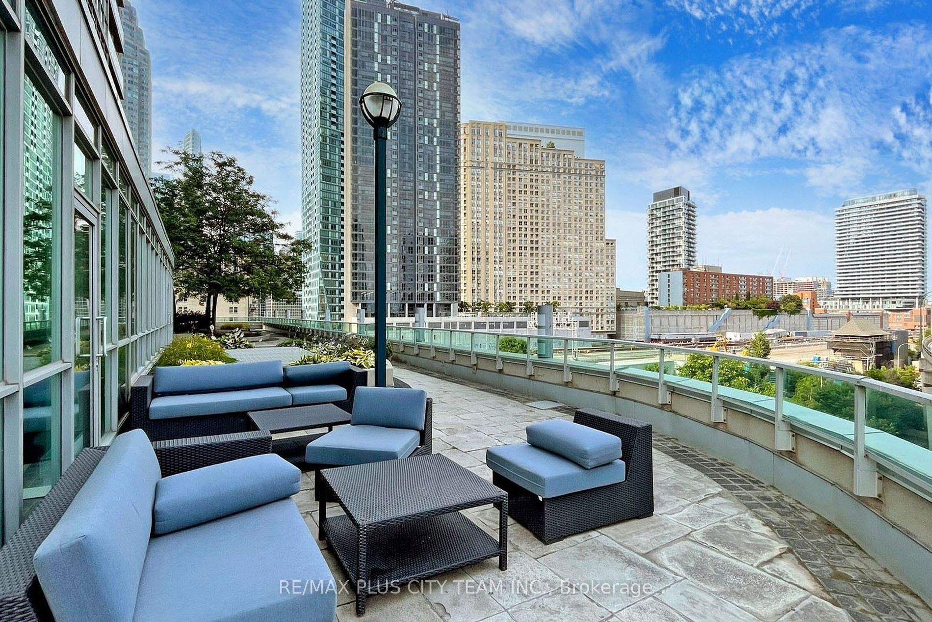 18 Yonge St, #1801