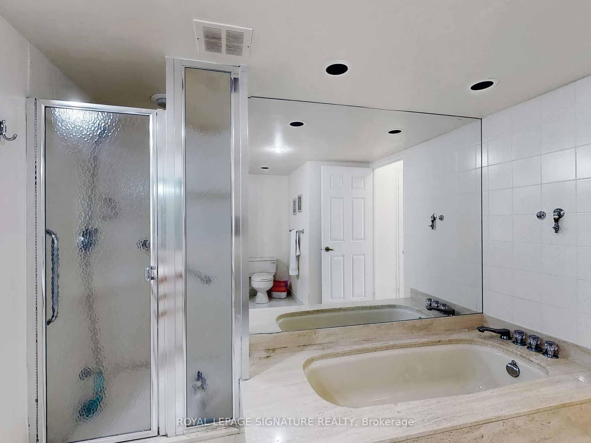 85 Skymark Dr, #501