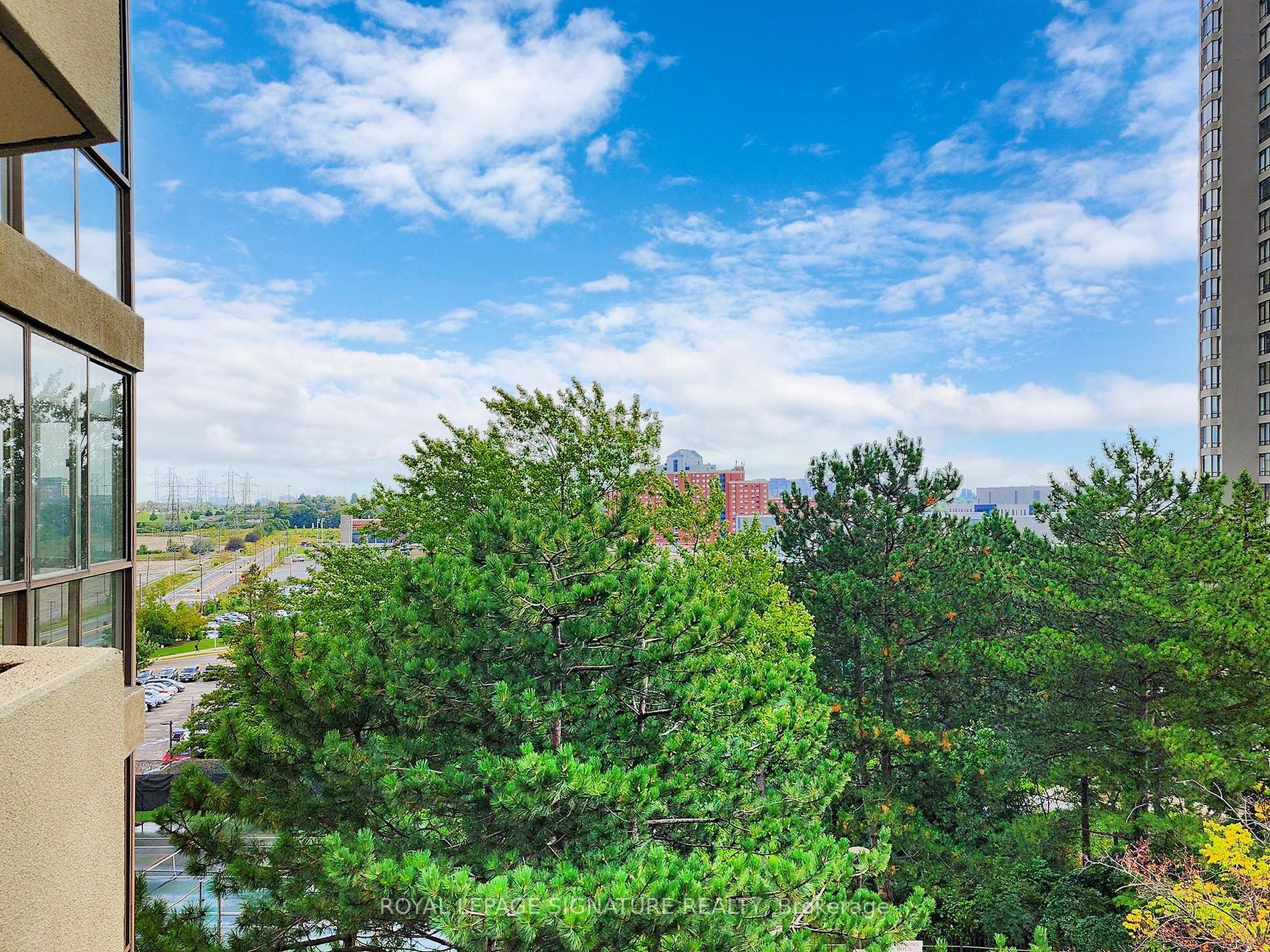 85 Skymark Dr, #501