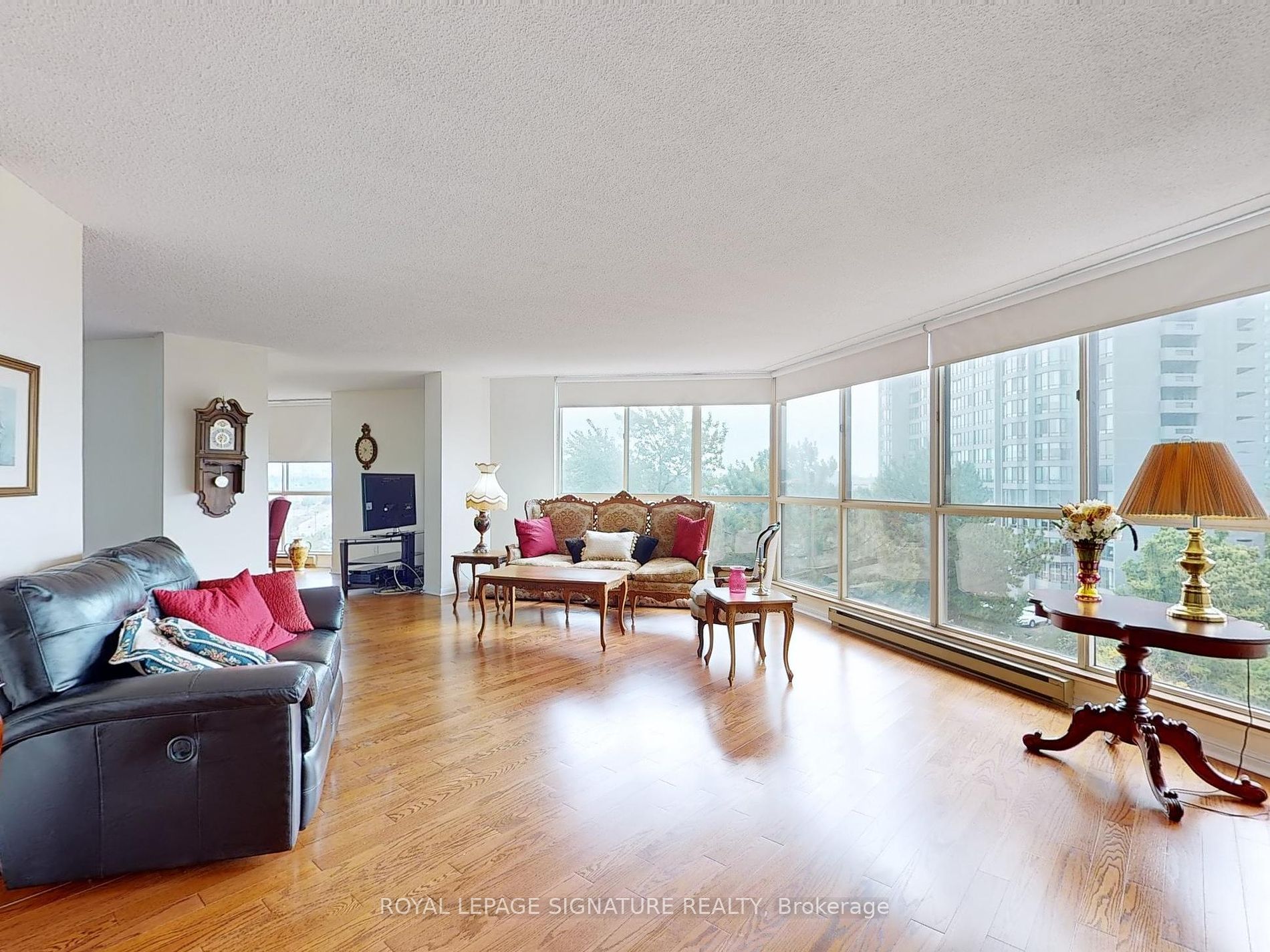 85 Skymark Dr, #501