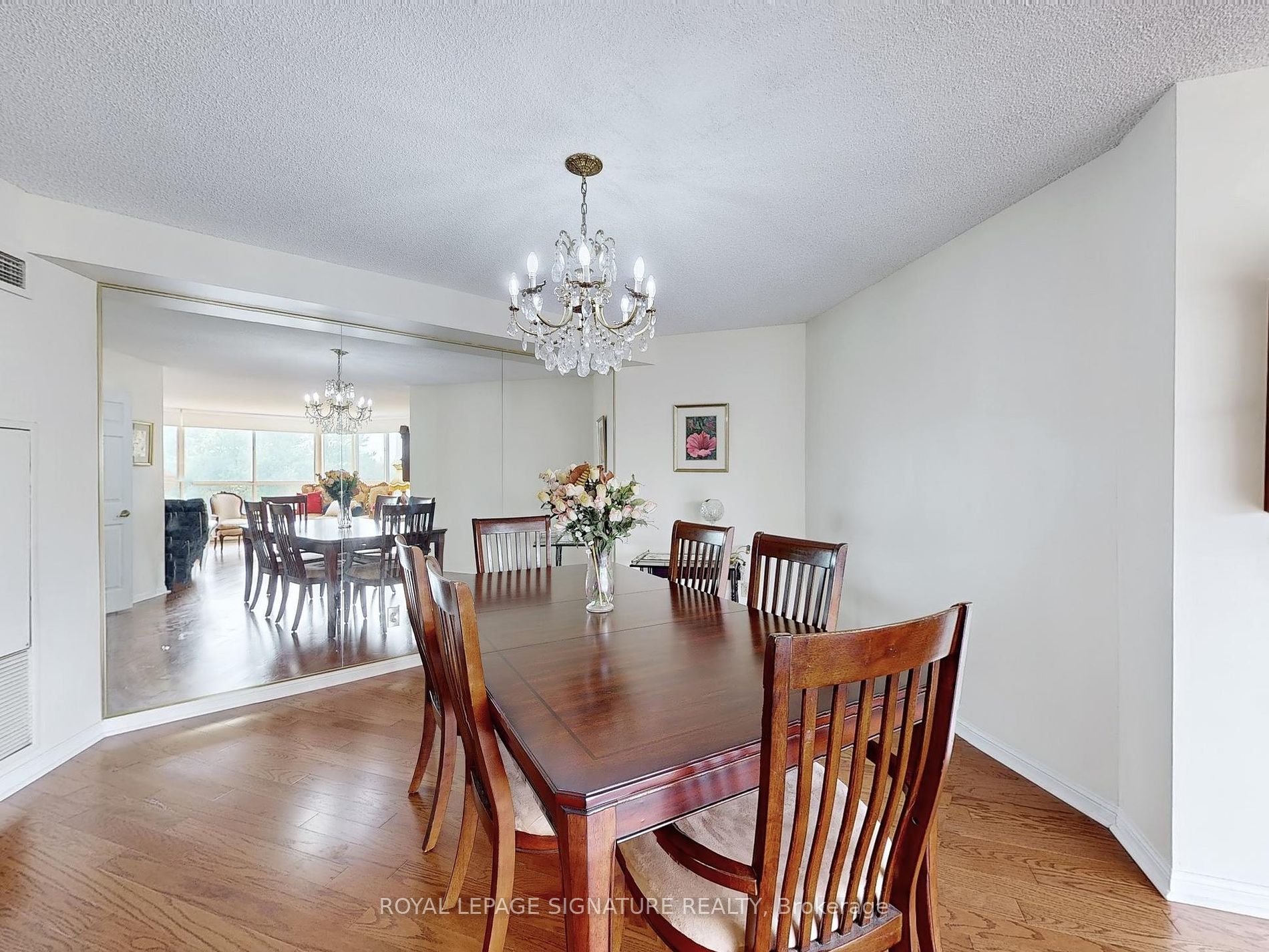 85 Skymark Dr, #501