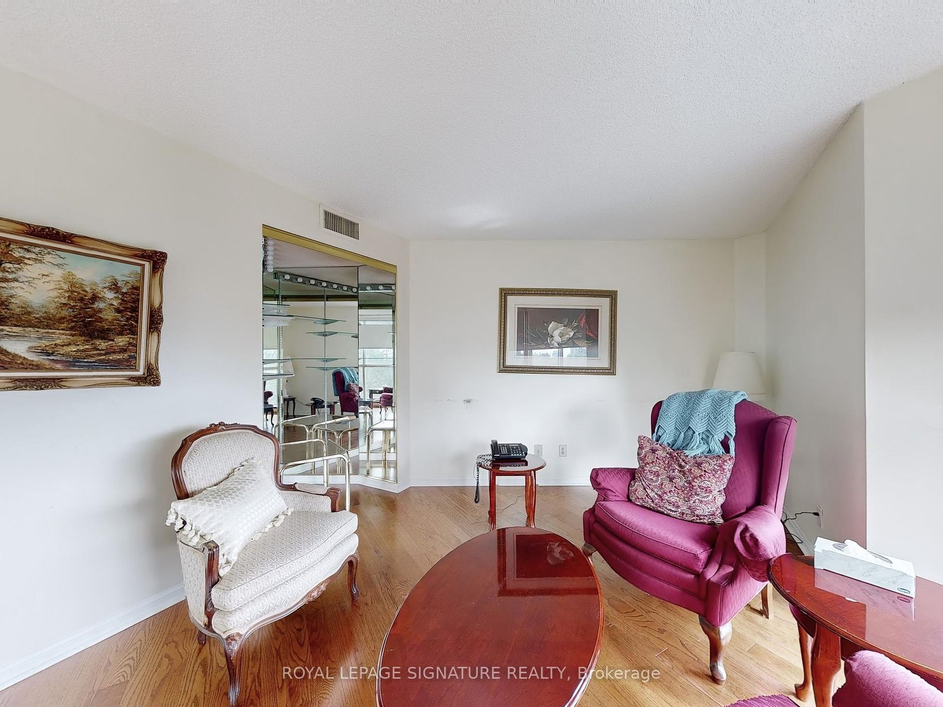 85 Skymark Dr, #501