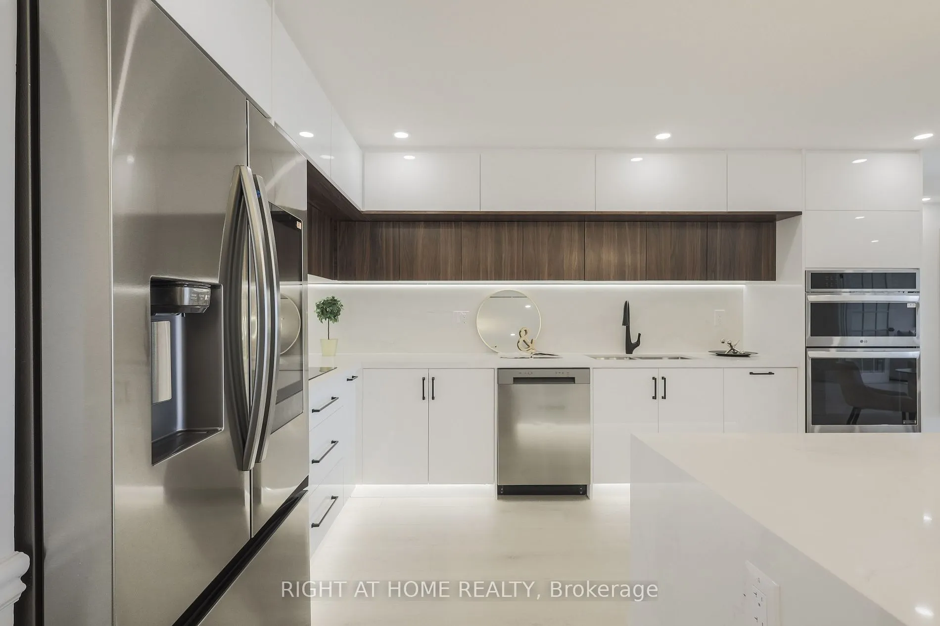 1555 Finch Ave E, #1205