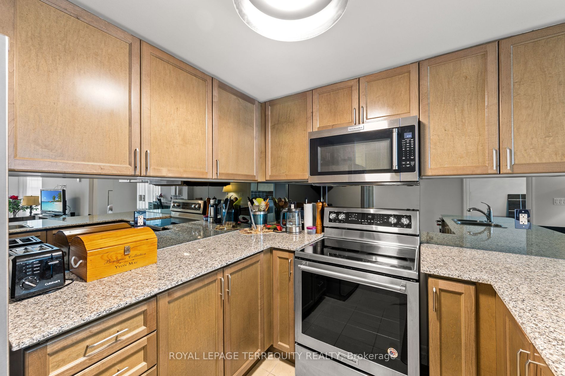 8 Scollard St, #1410