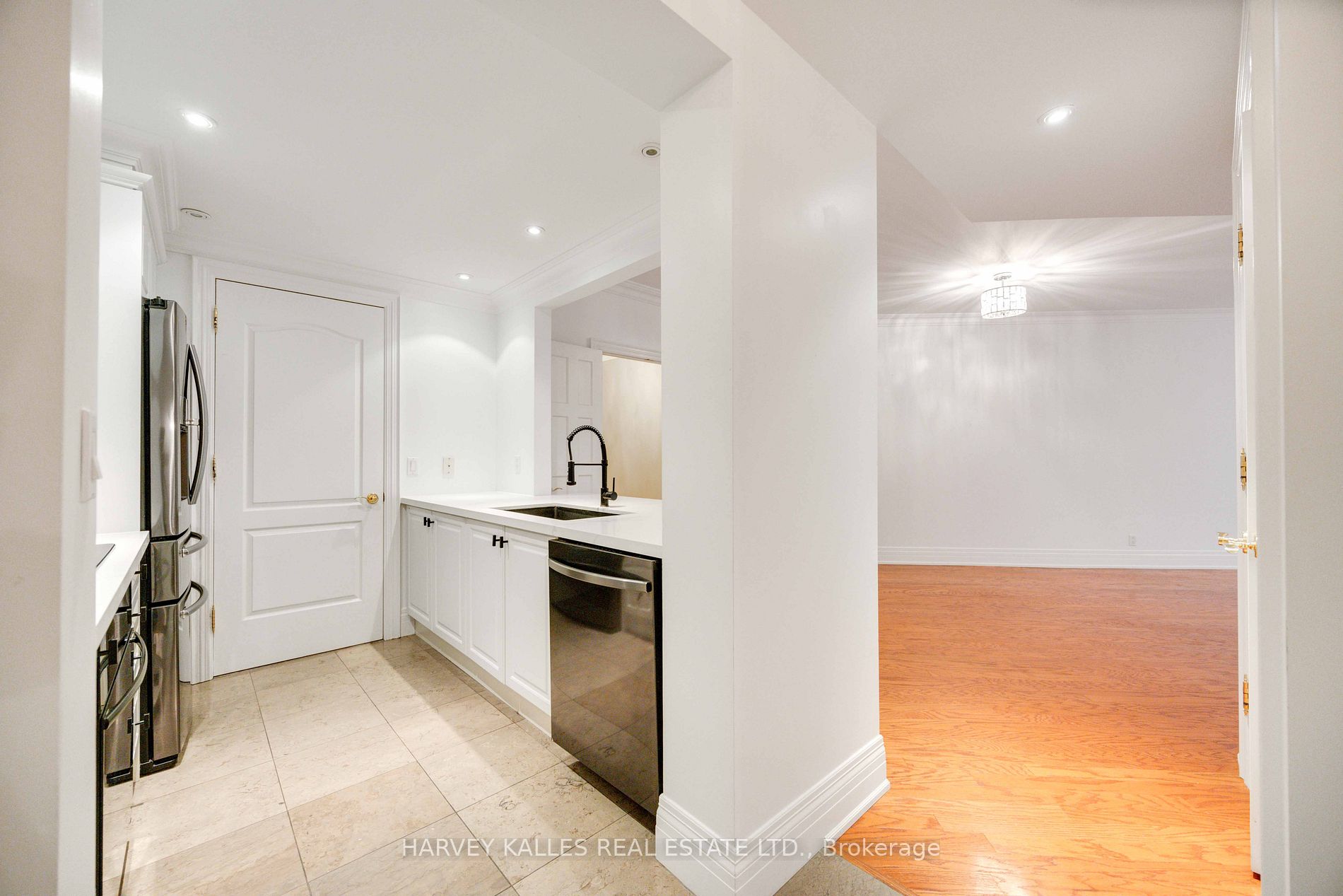 33 Delisle Ave, #201
