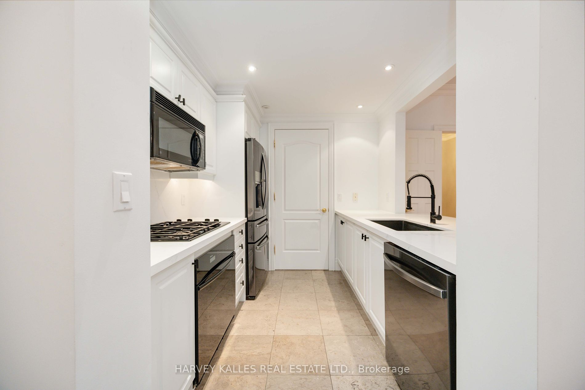 33 Delisle Ave, #201