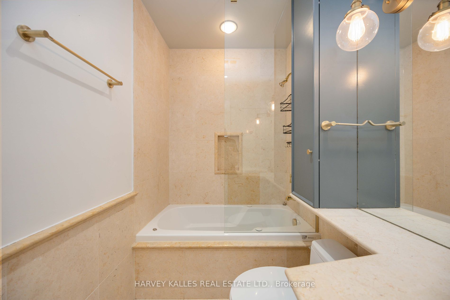 33 Delisle Ave, #201
