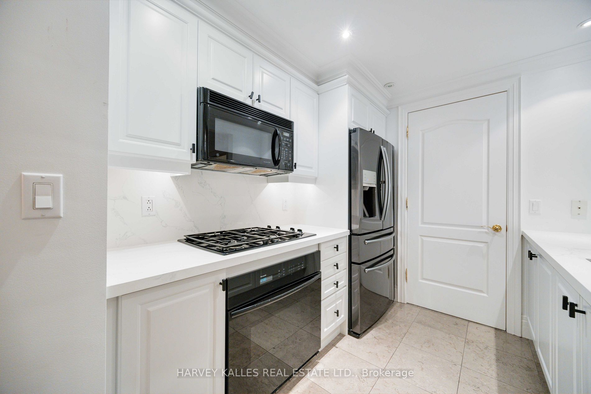 33 Delisle Ave, #201