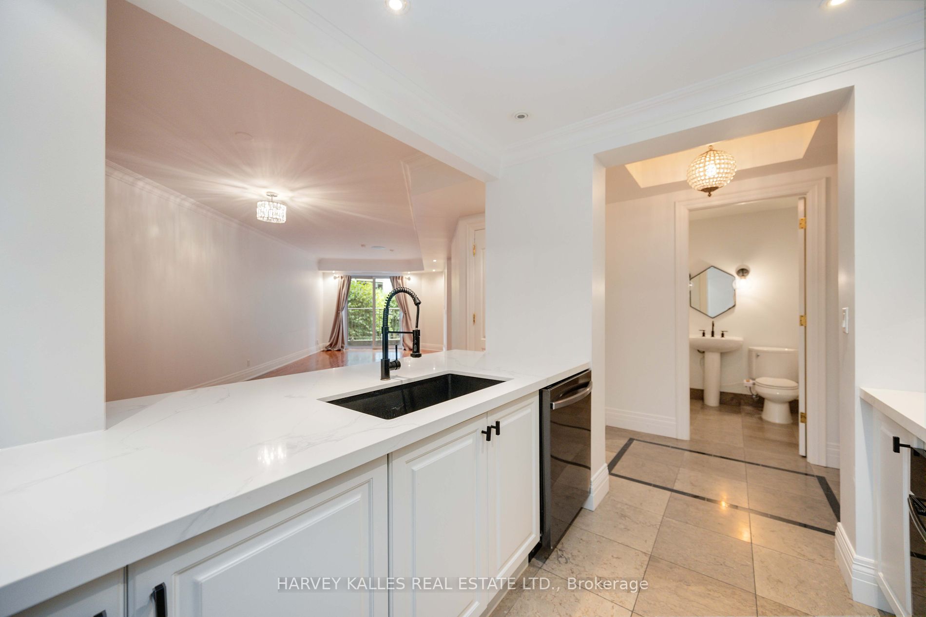 33 Delisle Ave, #201