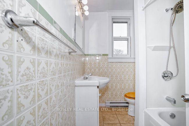 282 Ossington Ave