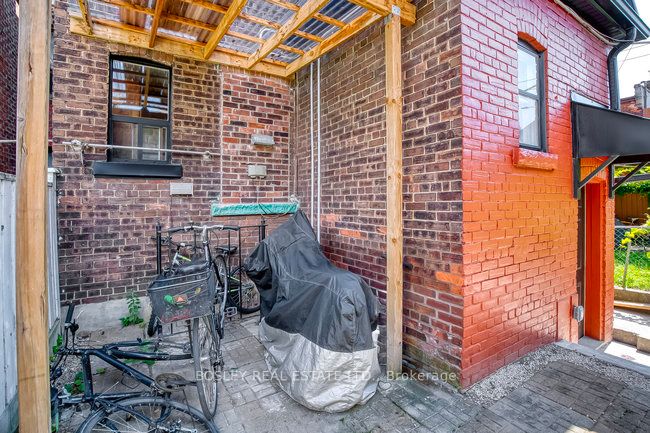 282 Ossington Ave
