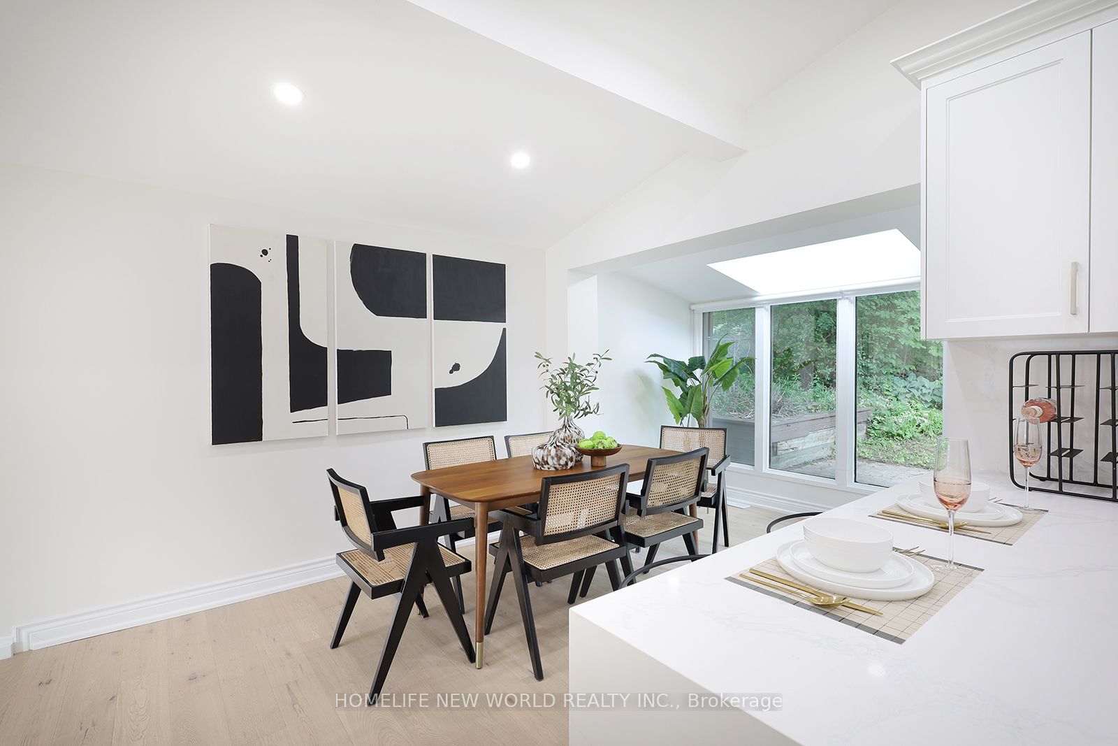 33 Valentine Dr