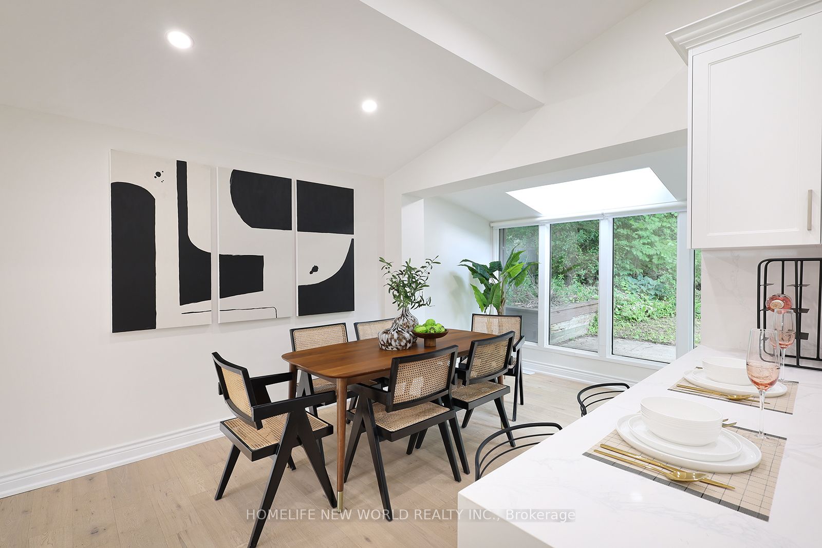 33 Valentine Dr