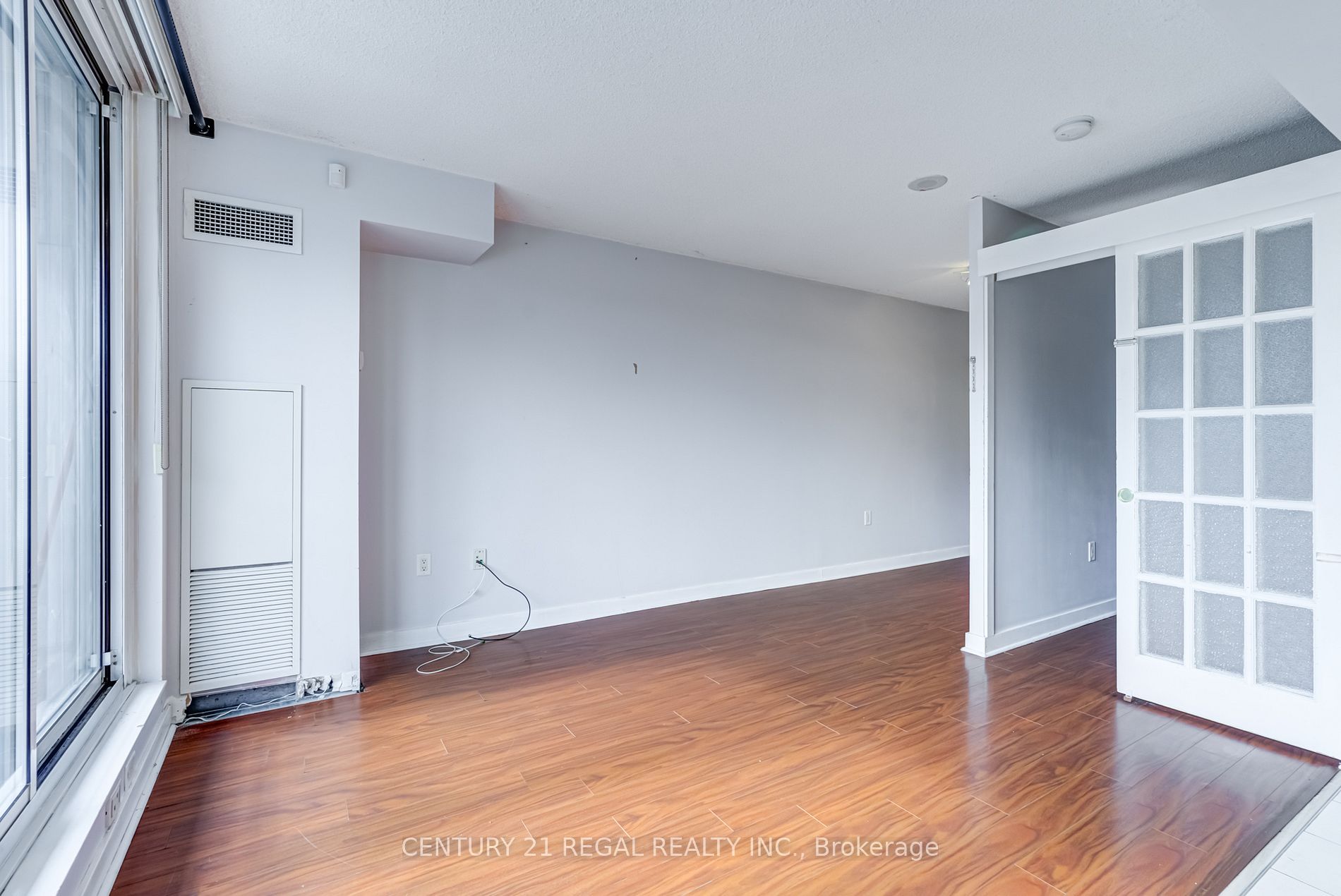 11 Brunel Crt, #216