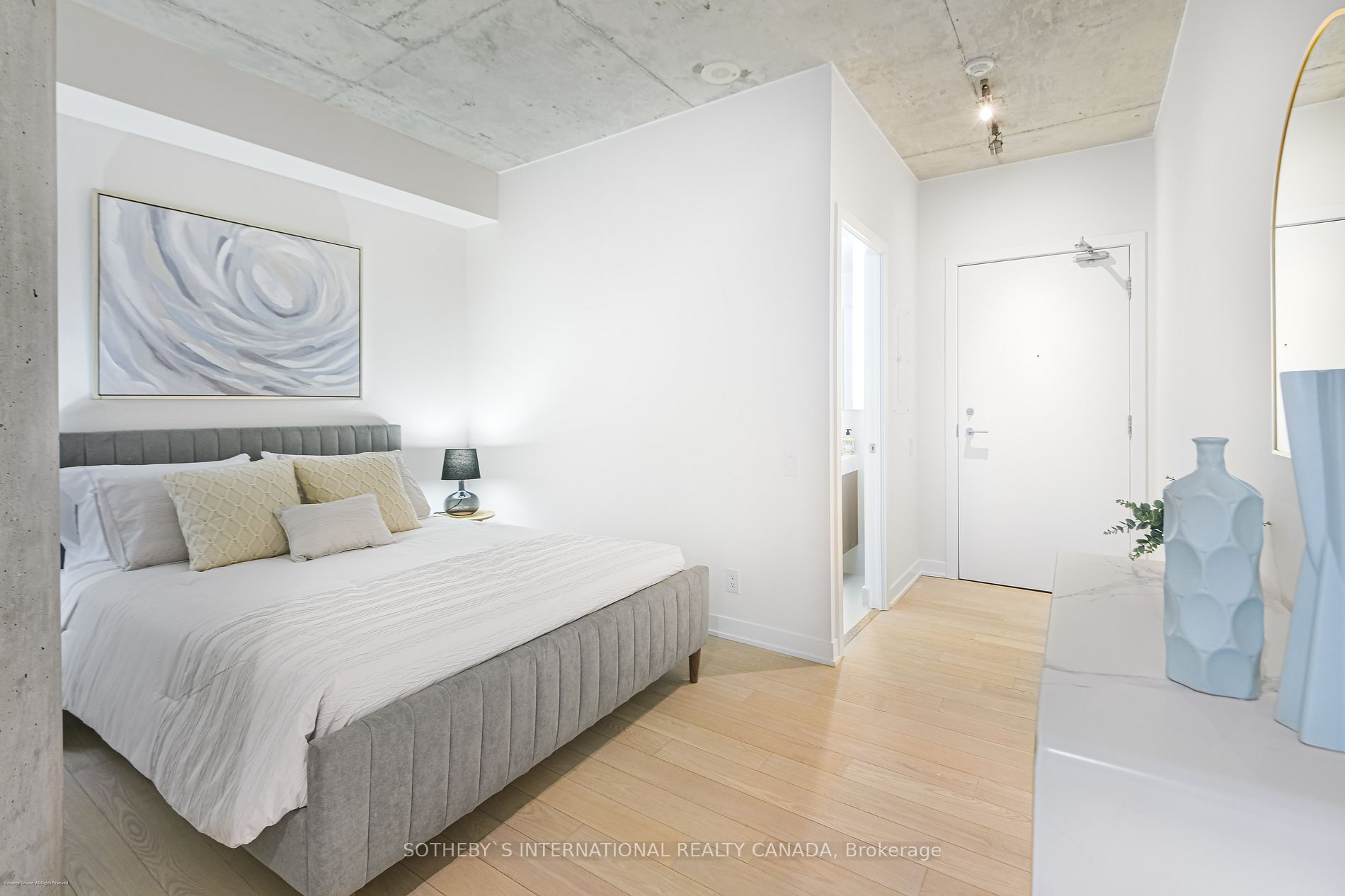 318 King St E, #309