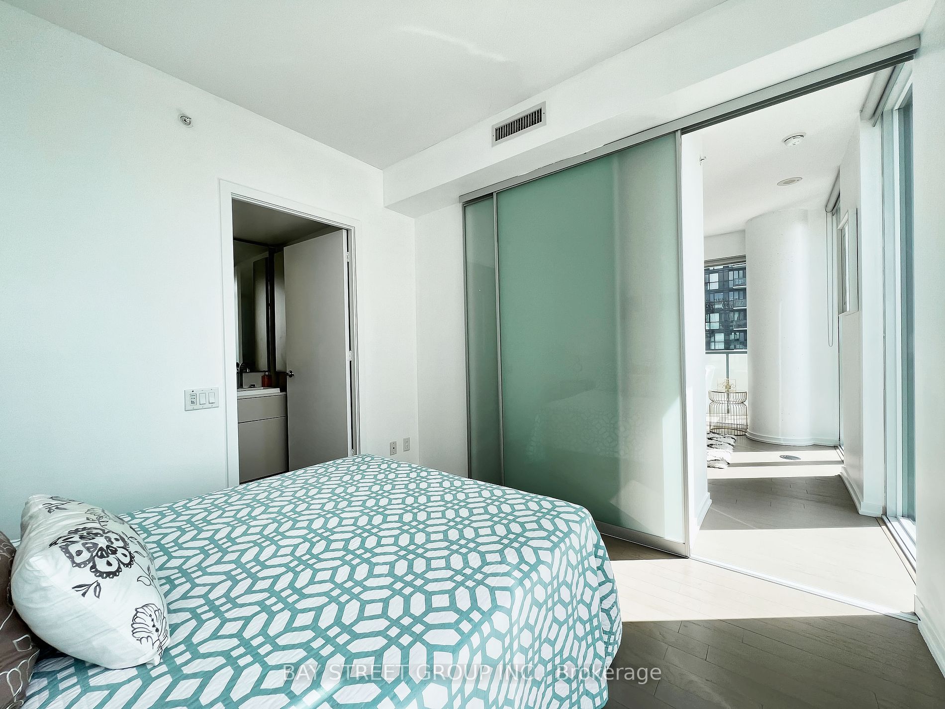 101 Peter St, #4009