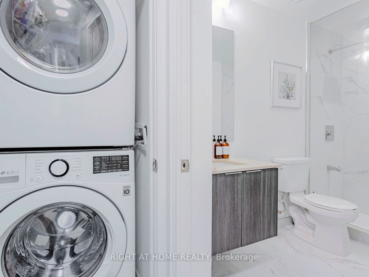 120 Parliament St, #405