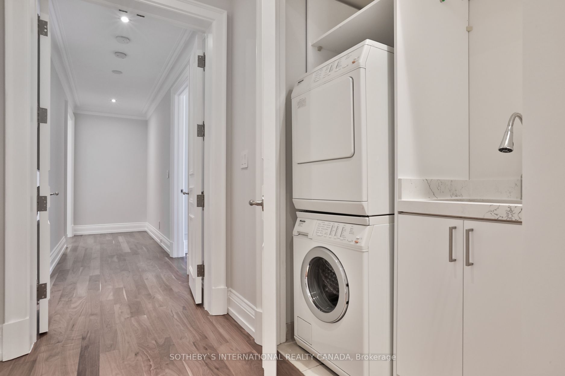 1 St Thomas St, #9C