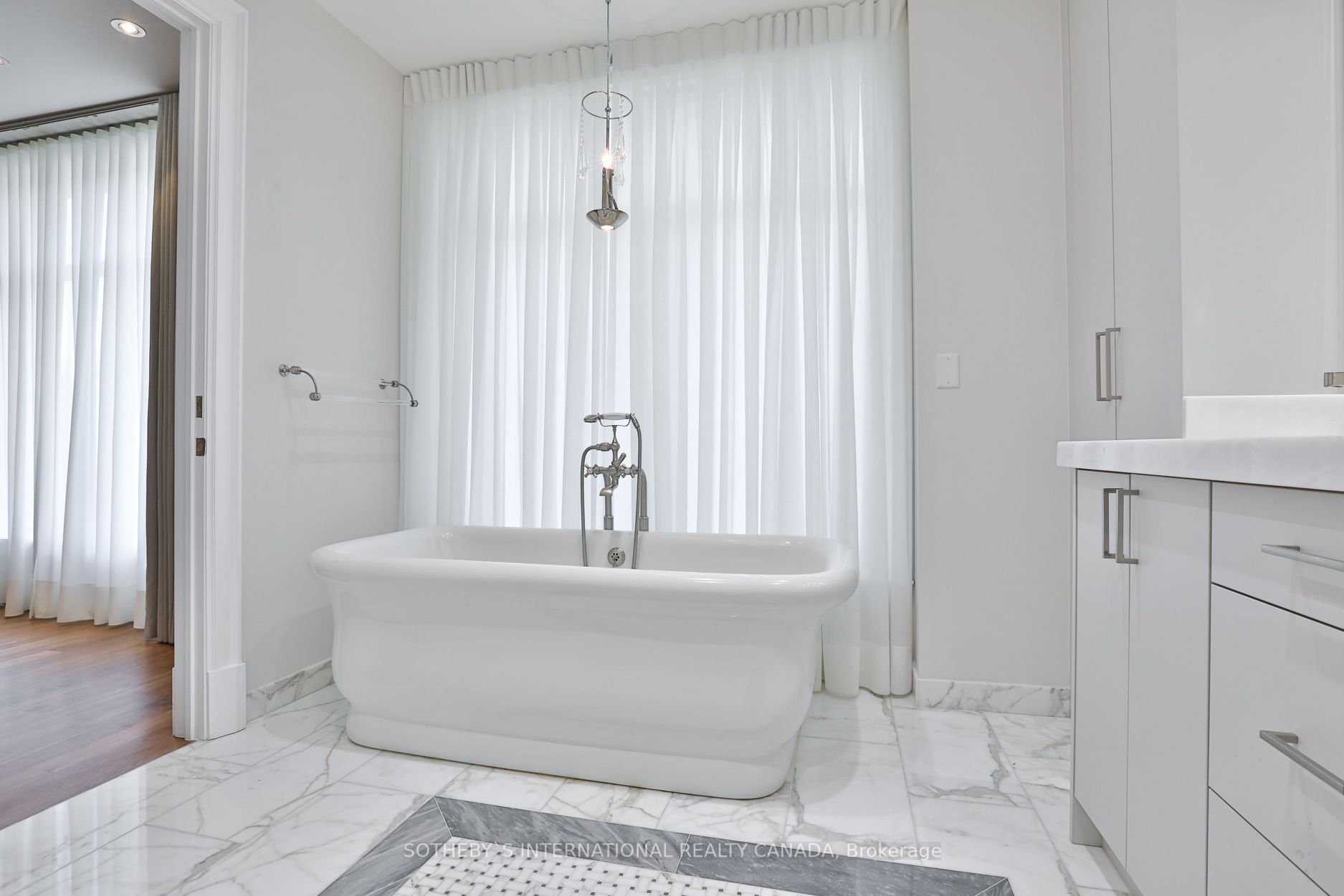 1 St Thomas St, #9C