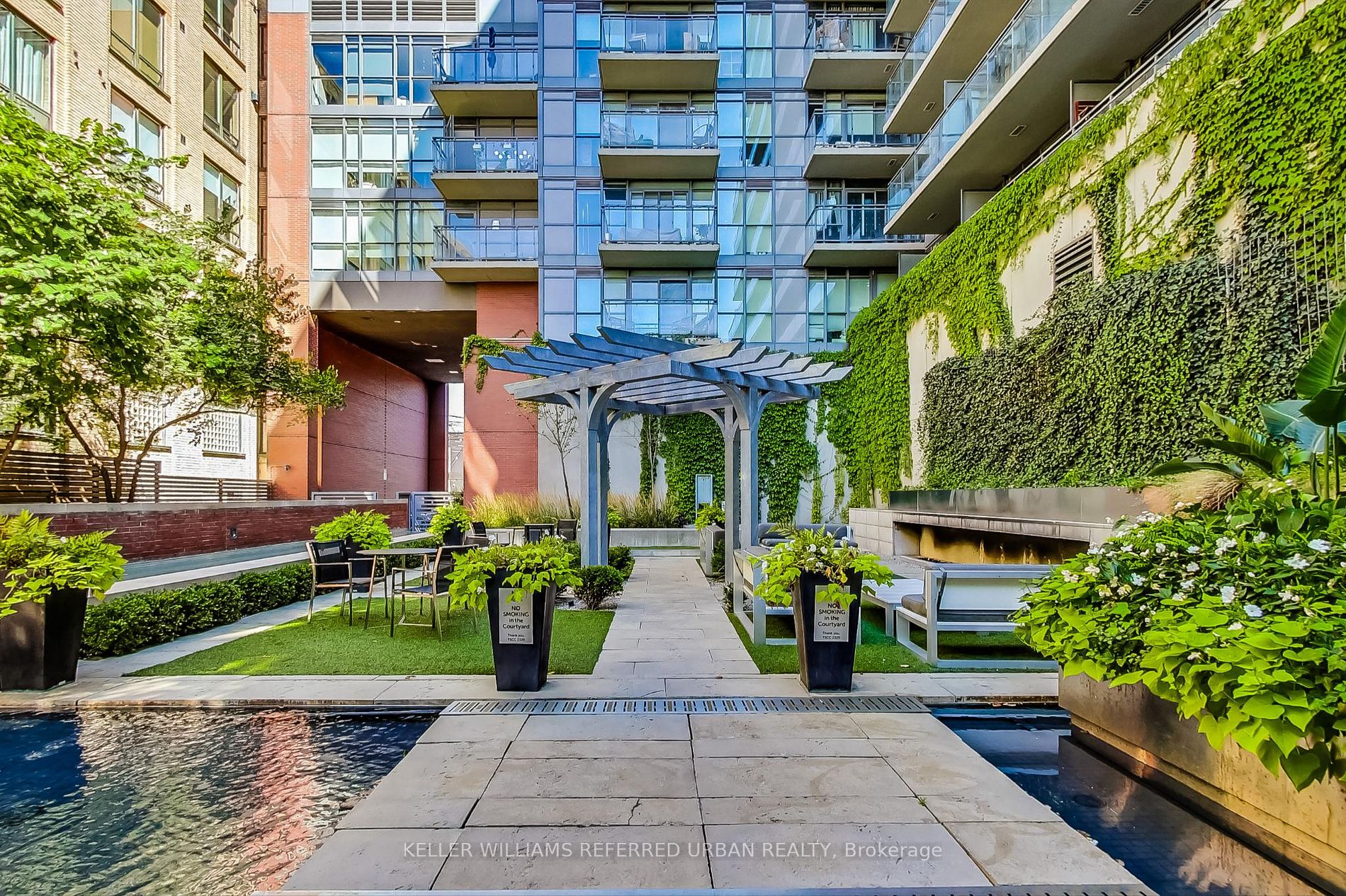 775 King St W, #426