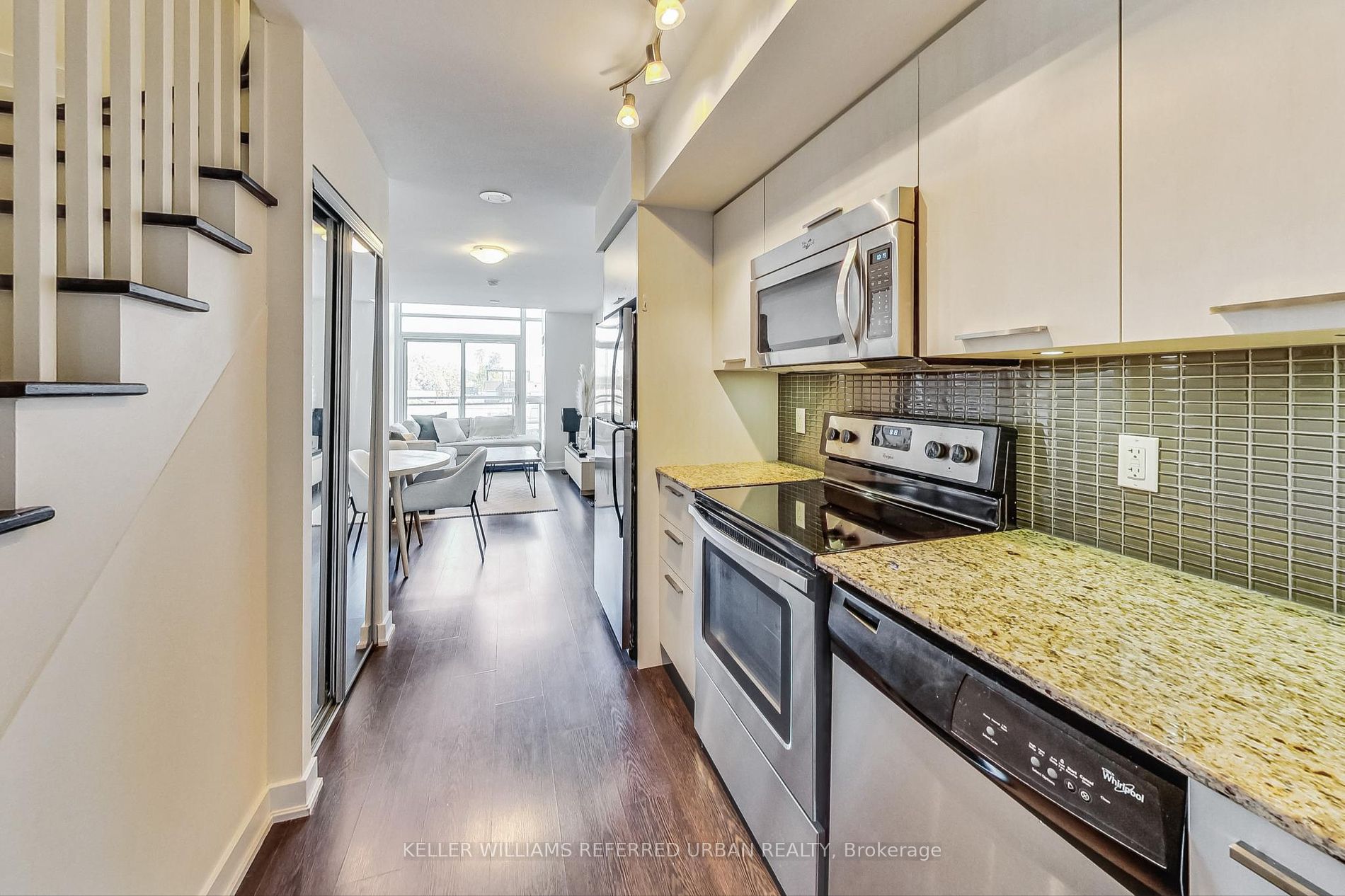 775 King St W, #426
