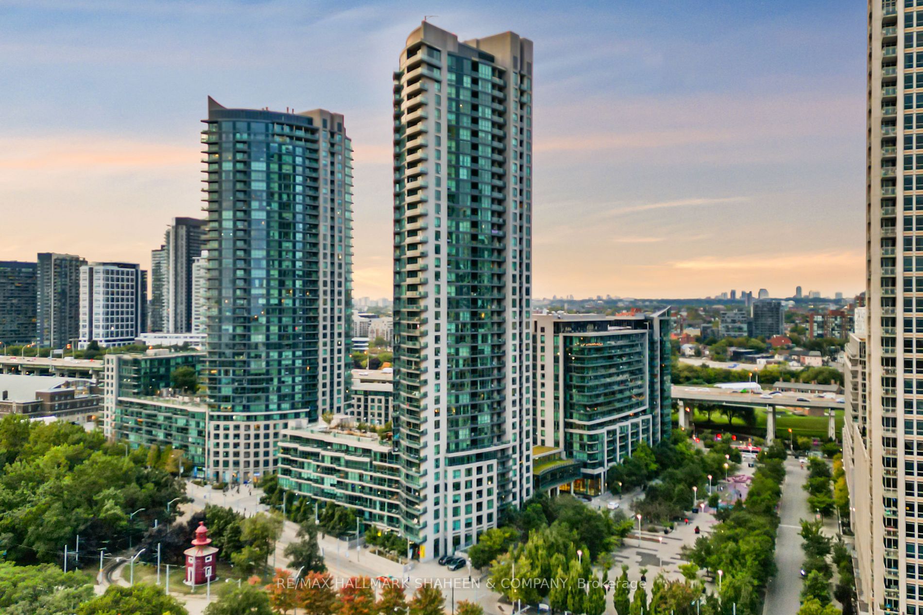 215 Fort York Blvd, #419