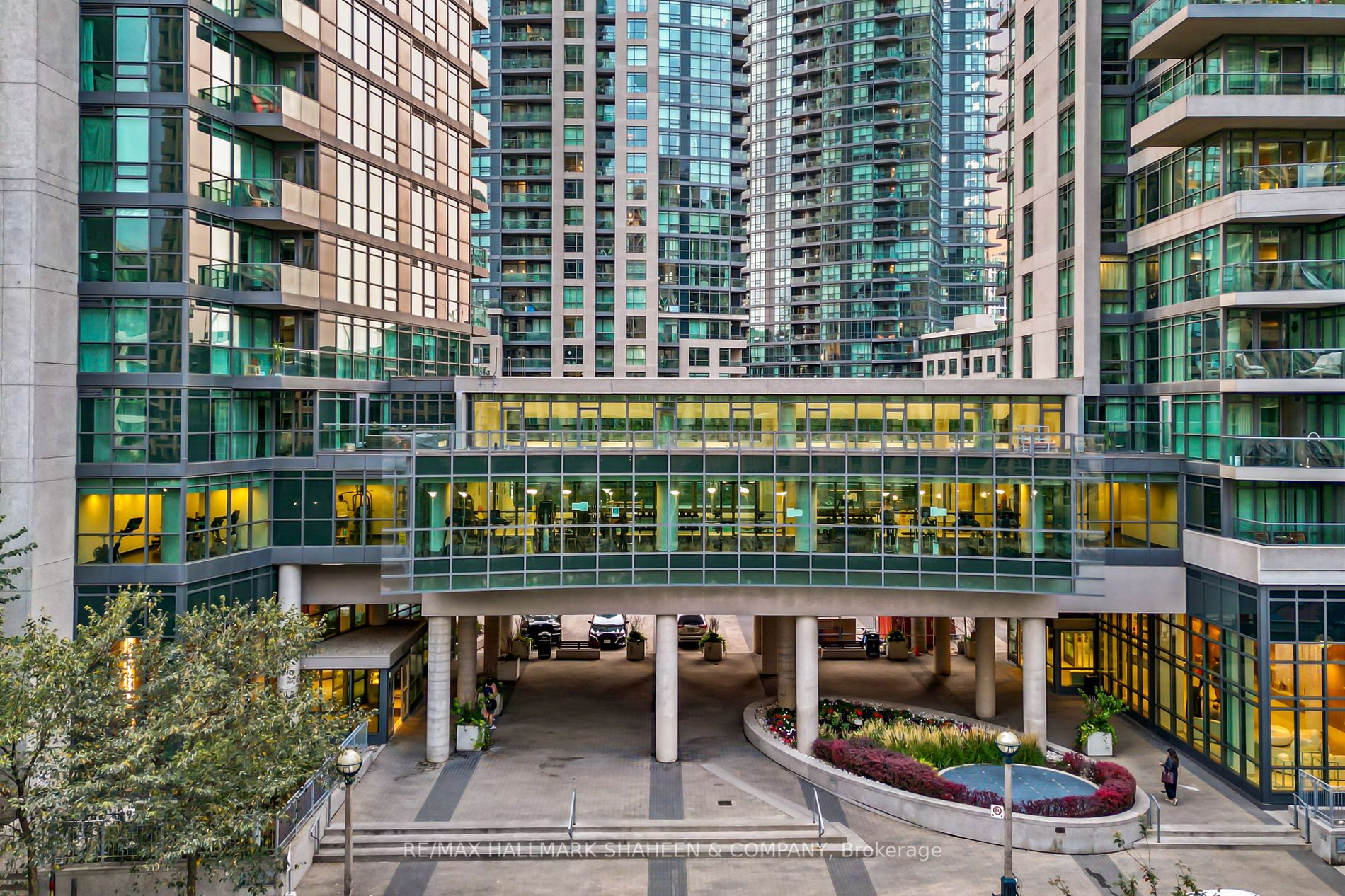 215 Fort York Blvd, #419