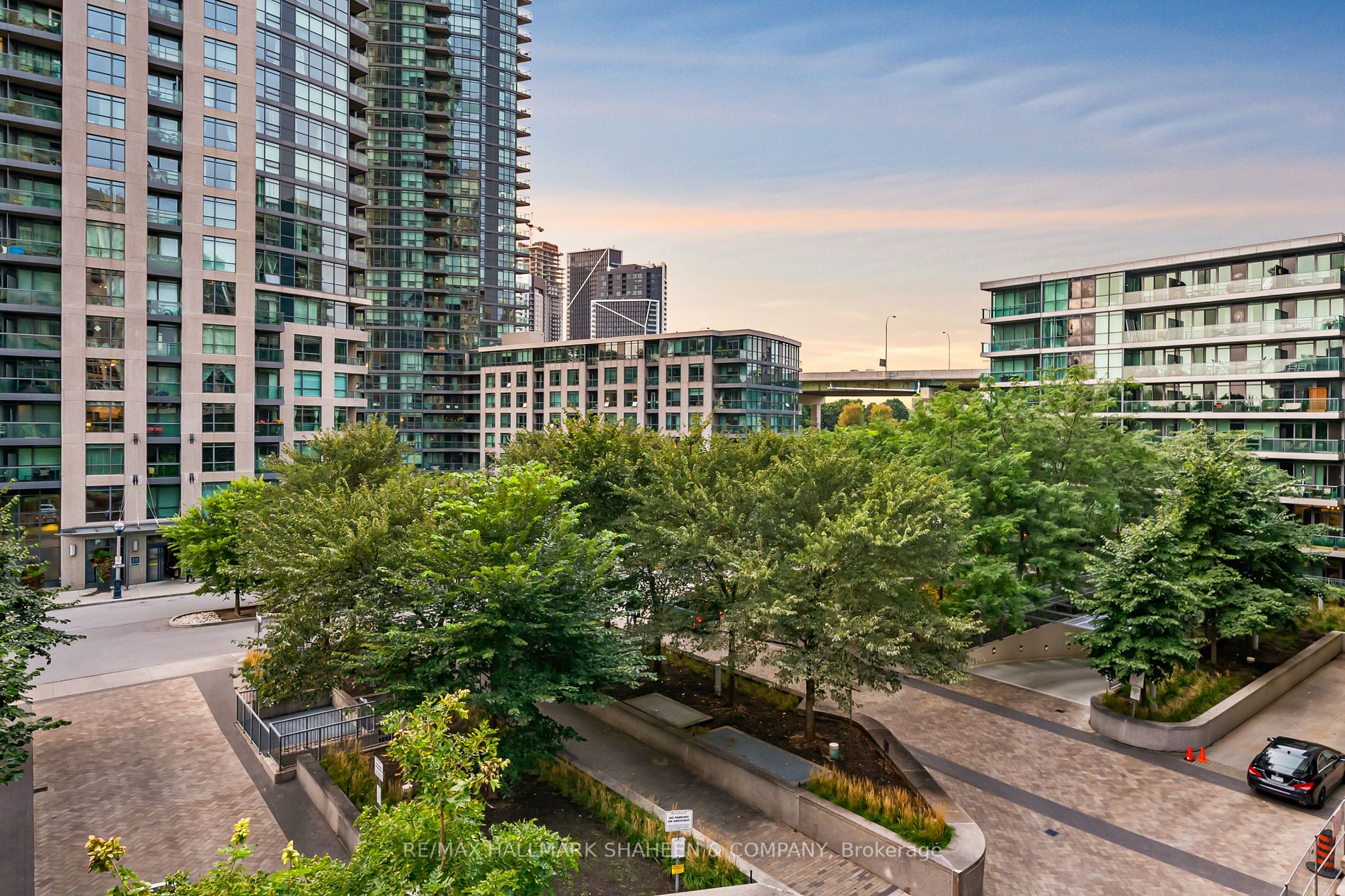 215 Fort York Blvd, #419