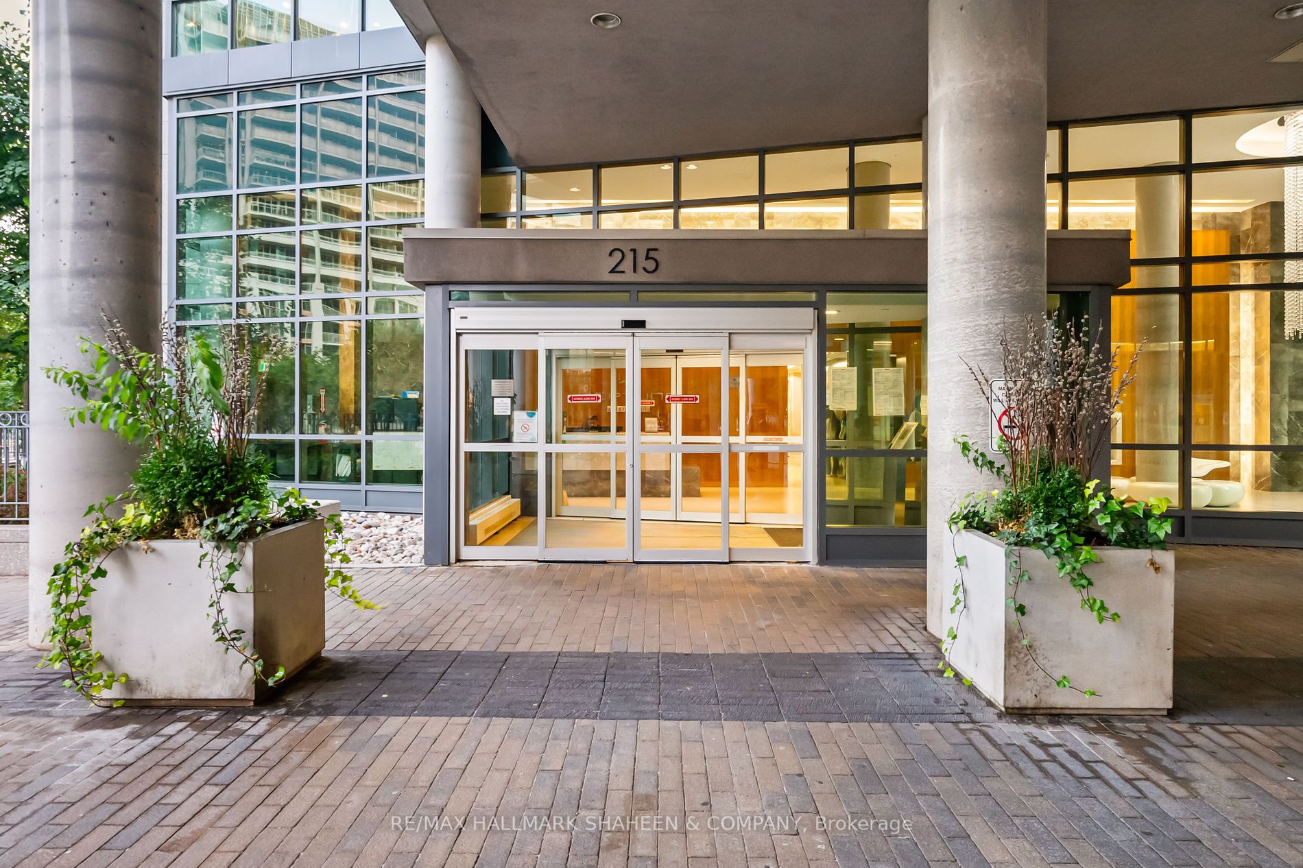 215 Fort York Blvd, #419