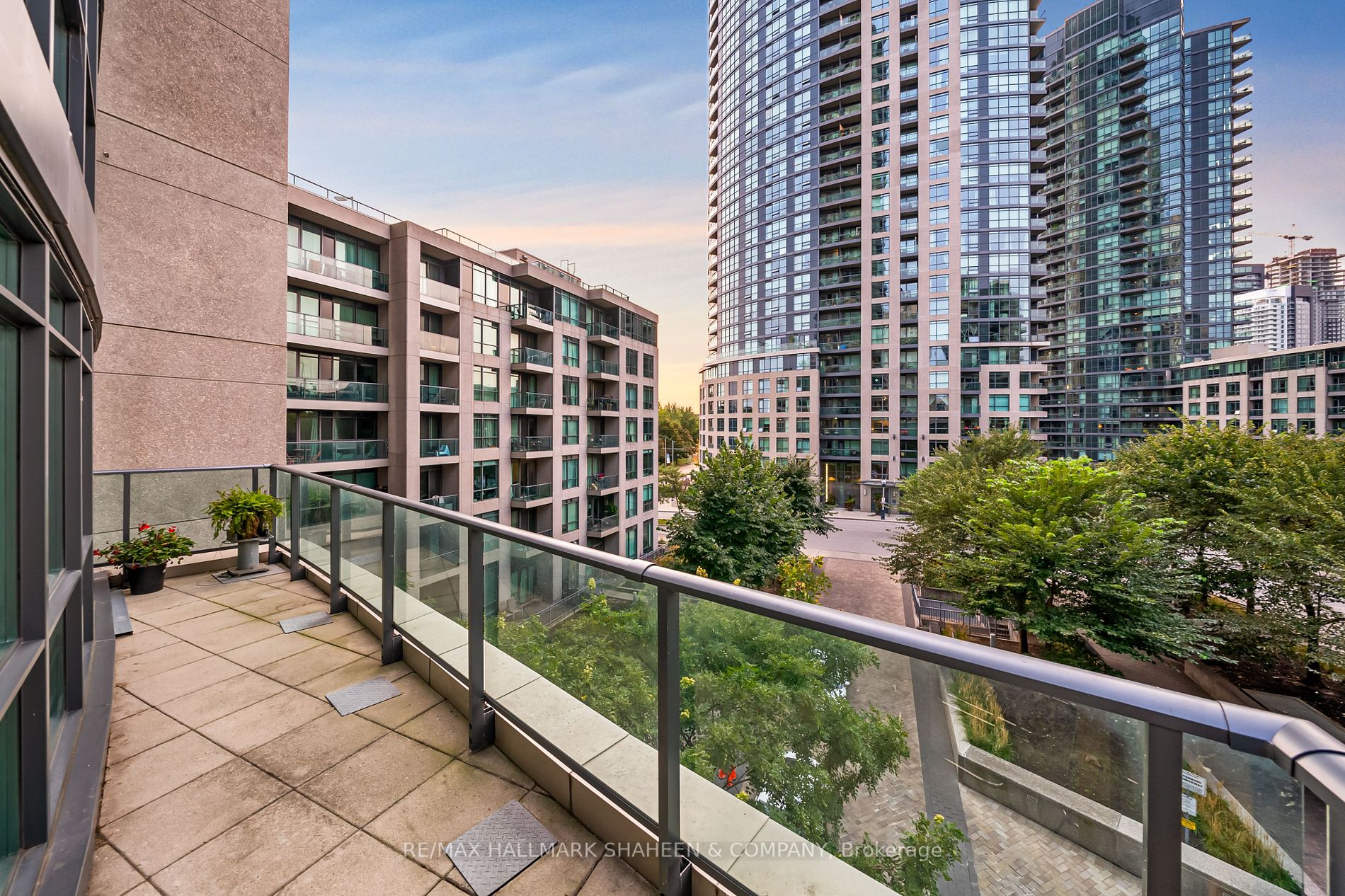 215 Fort York Blvd, #419