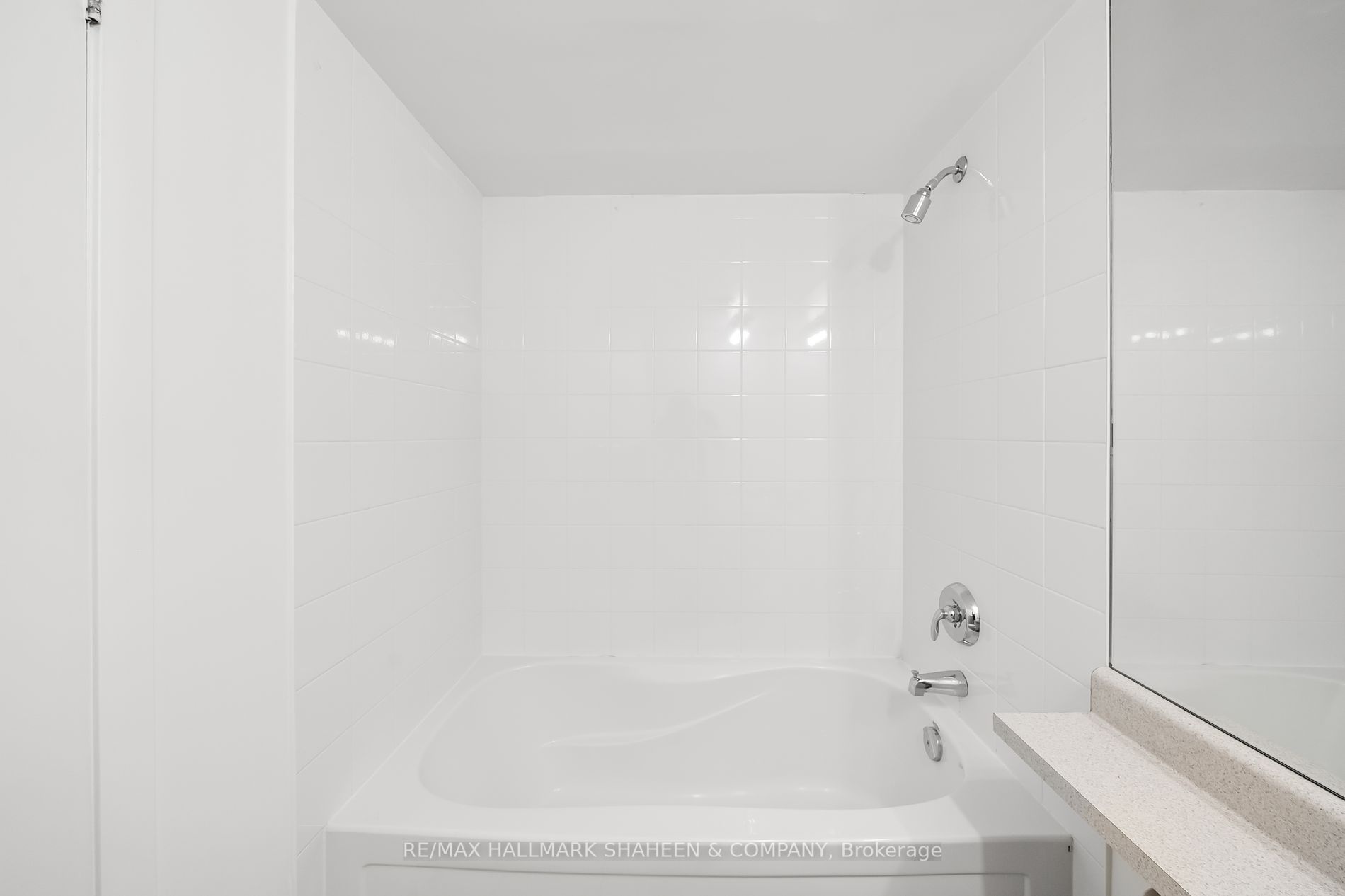 215 Fort York Blvd, #419