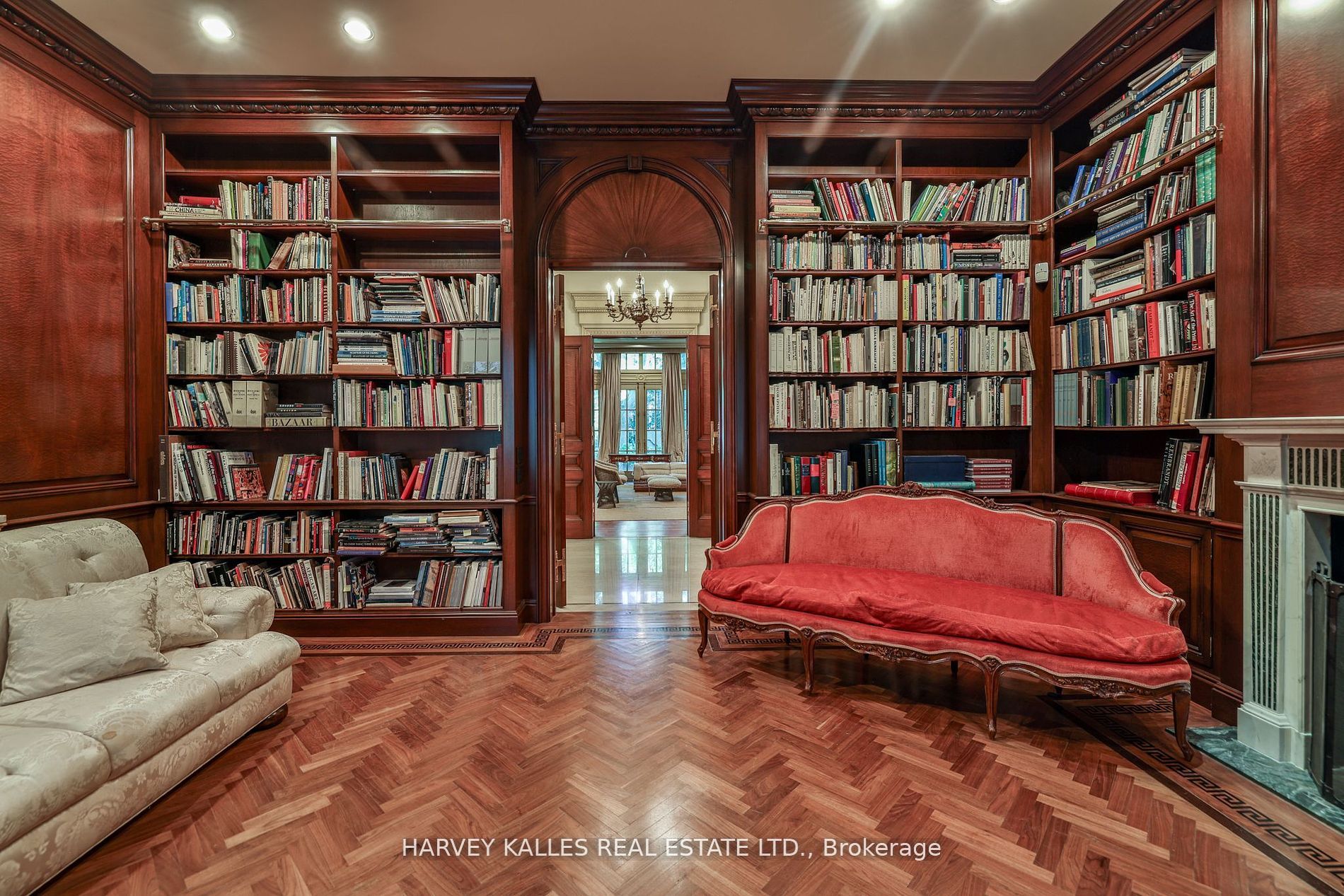 71 Hillholm Rd