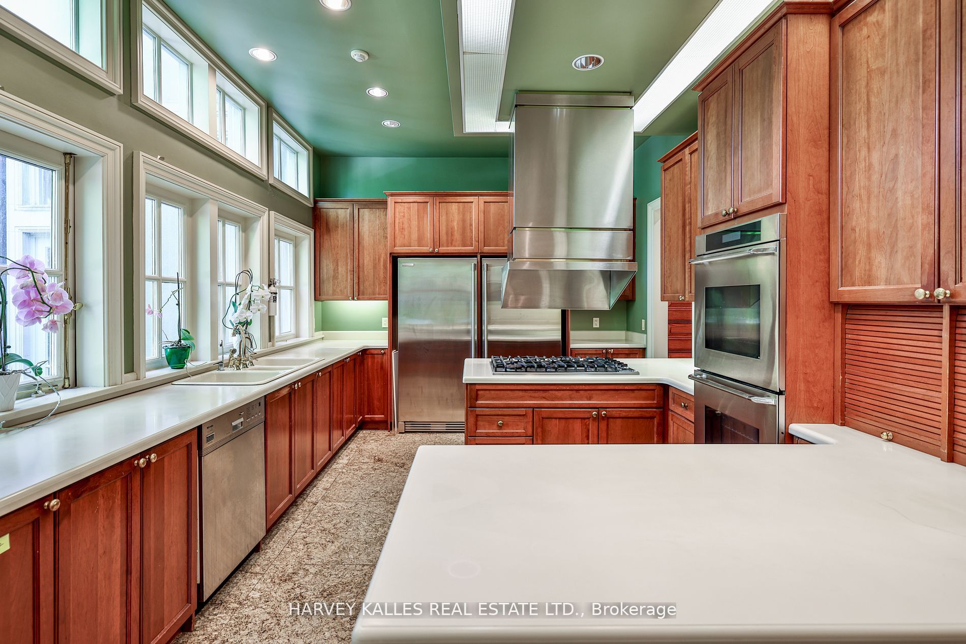 71 Hillholm Rd