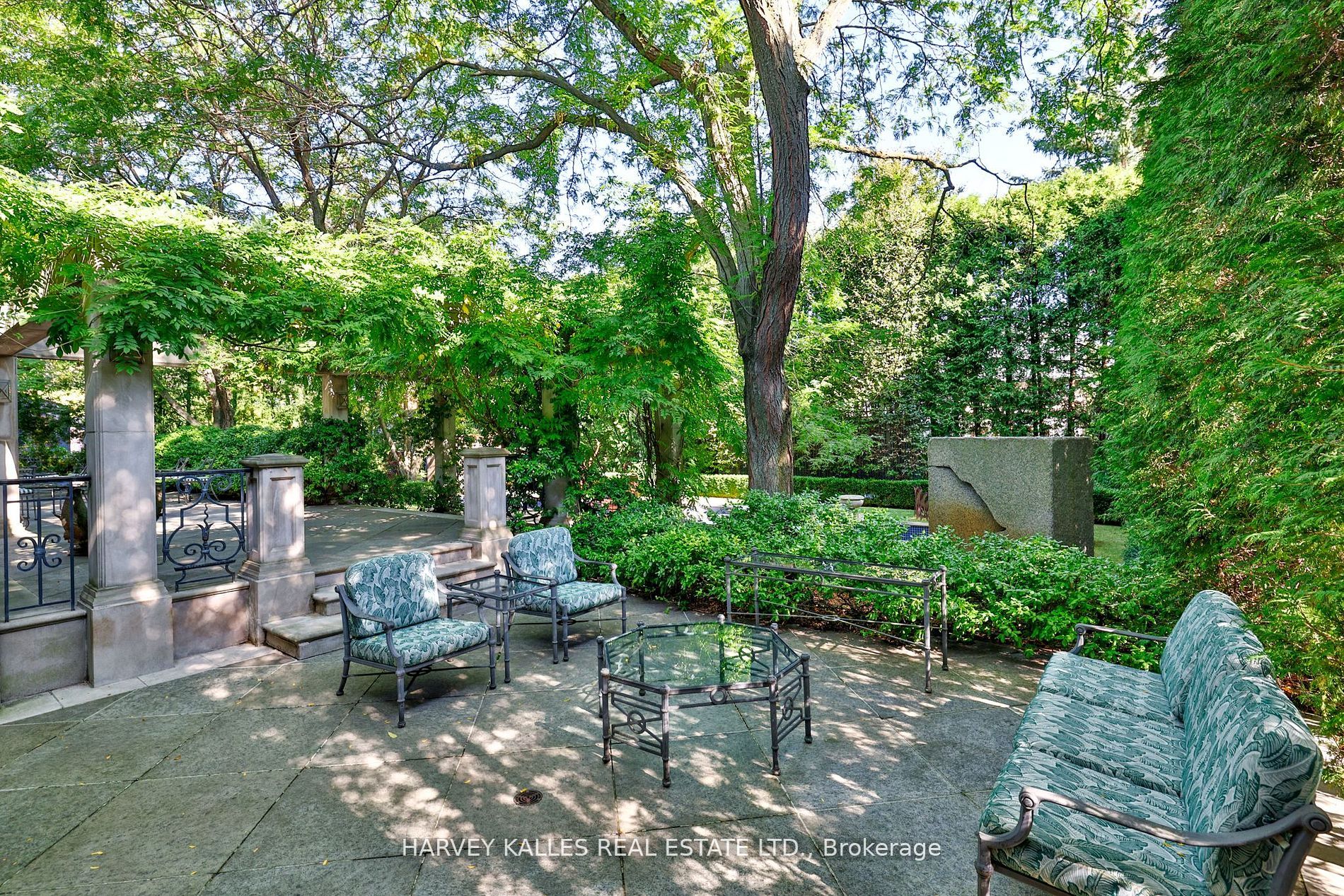 71 Hillholm Rd