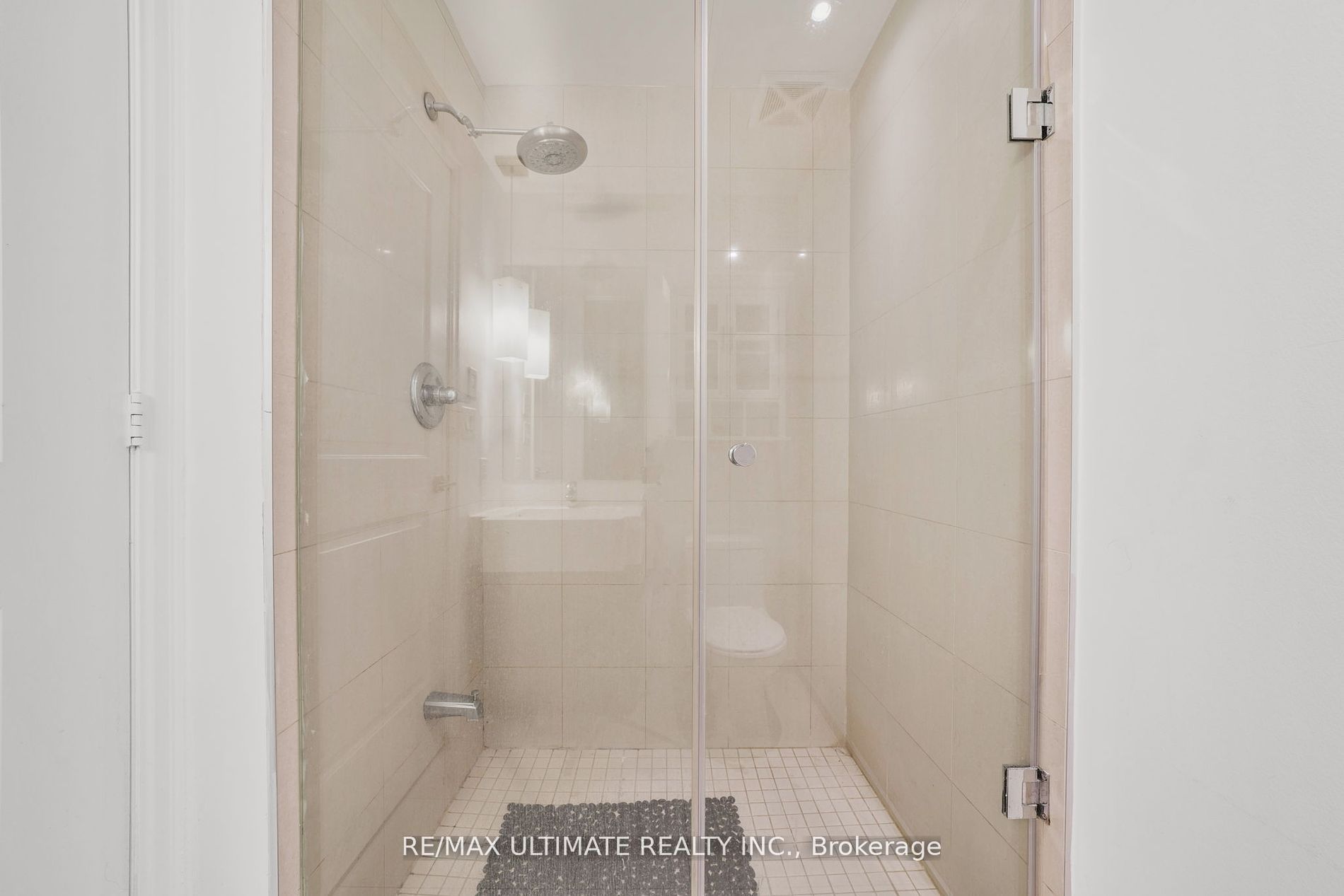 8 The Esplanade St, #506