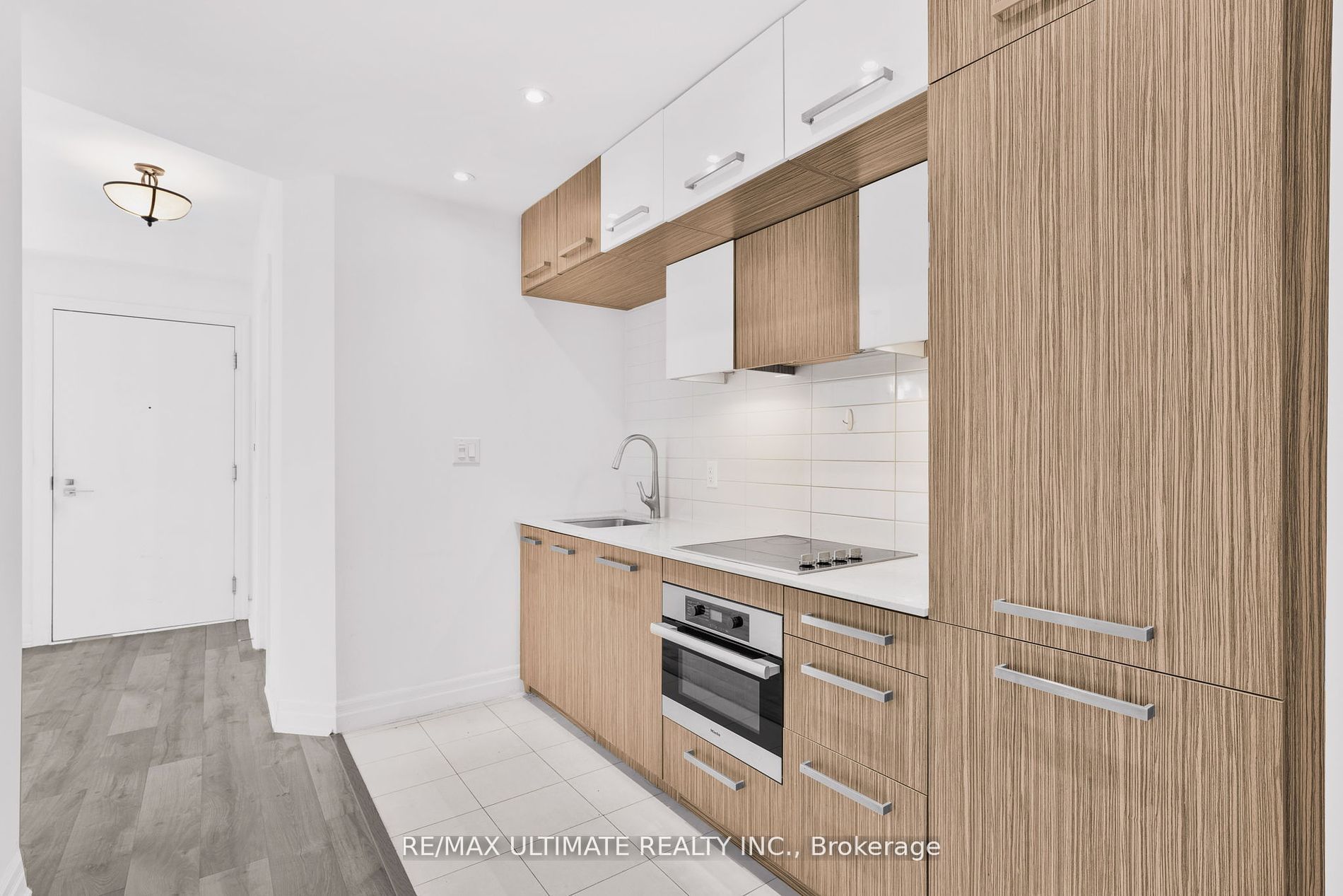 8 The Esplanade St, #506