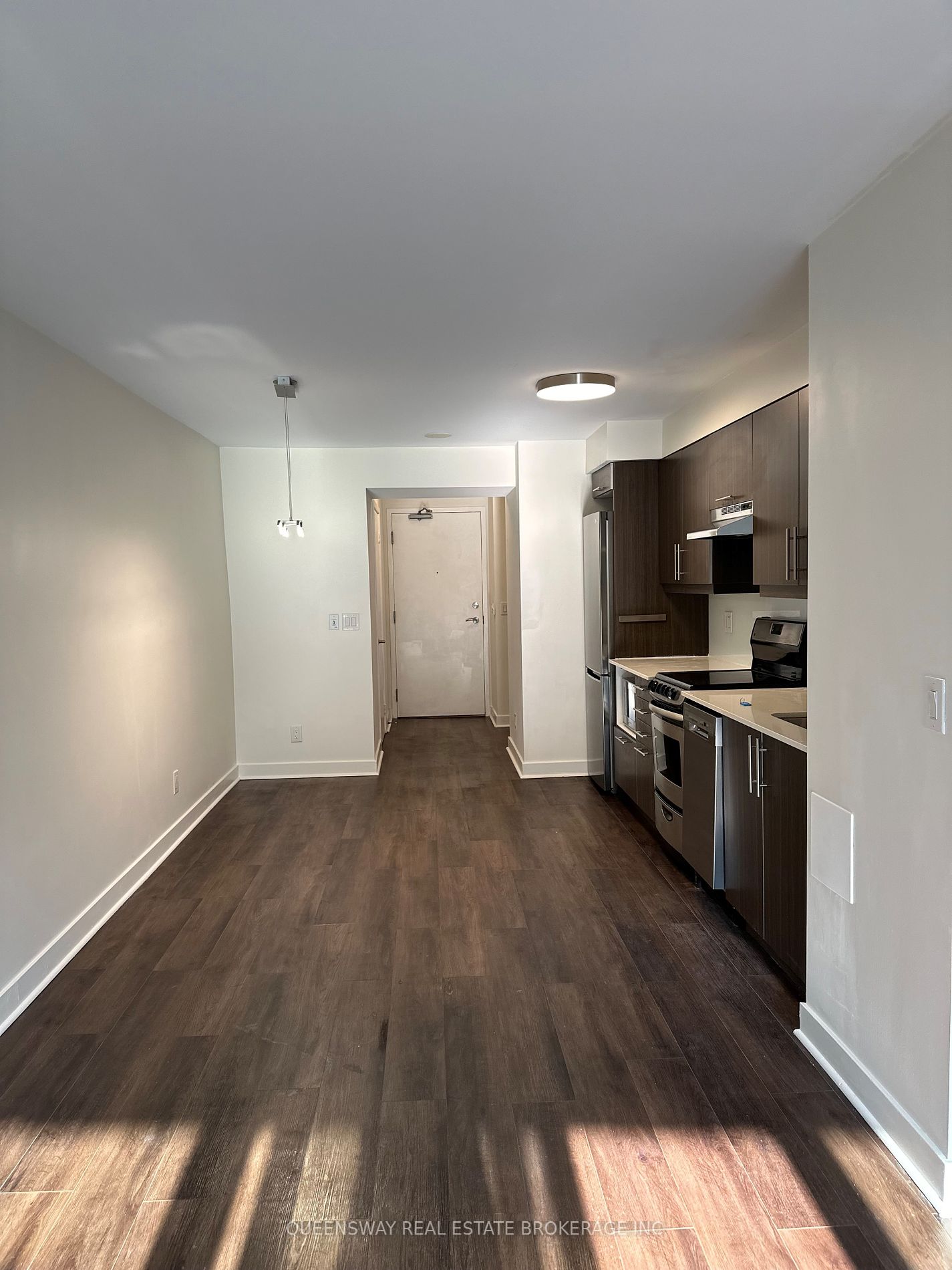 320 Richmond St E, #208
