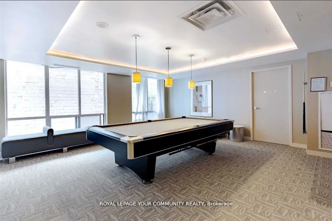 85 Bloor St E, #909