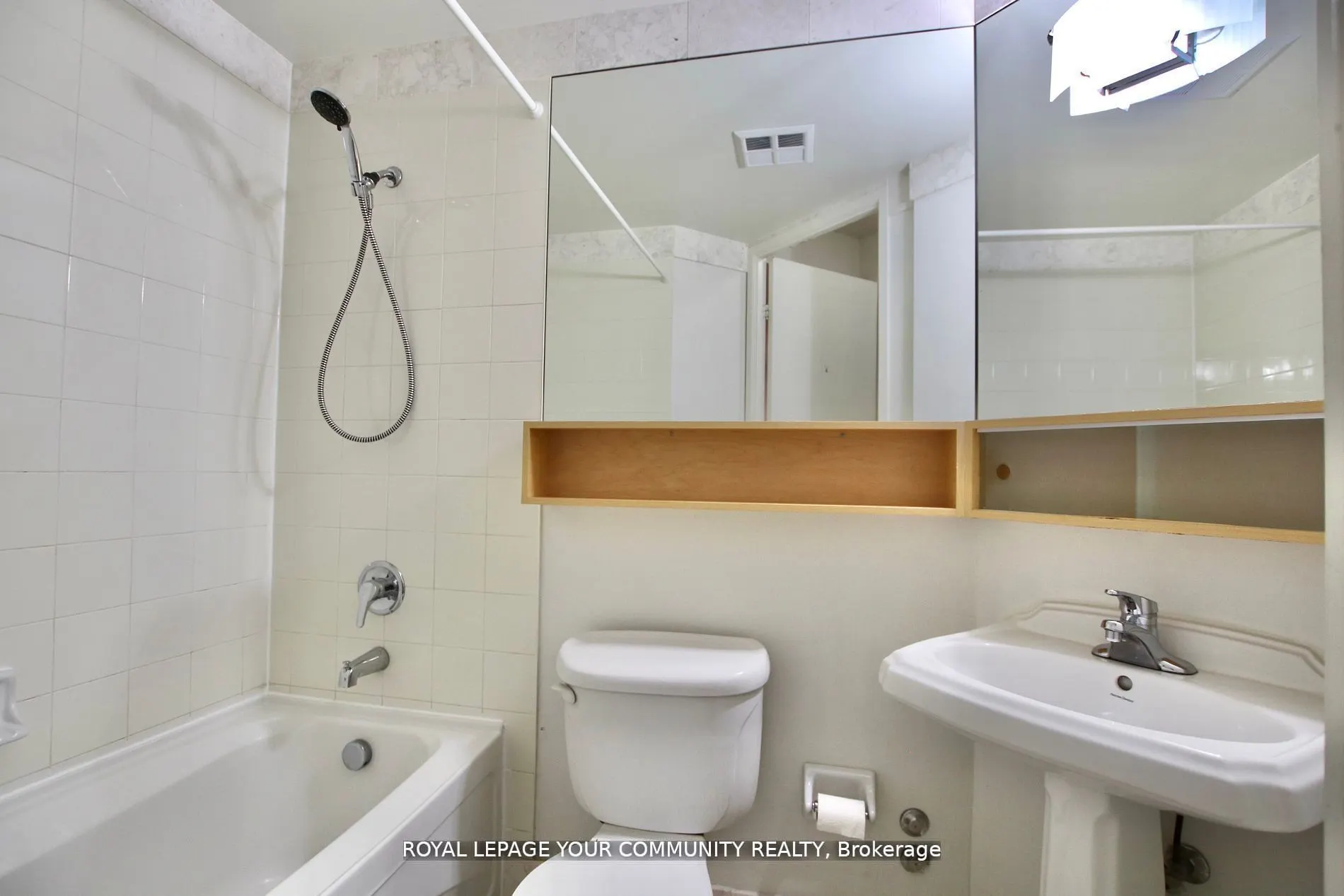 85 Bloor St E, #909