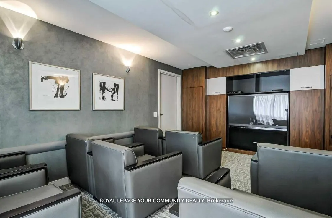 85 Bloor St E, #909