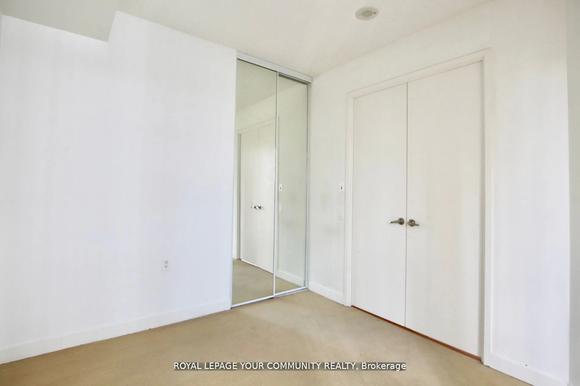 85 Bloor St E, #909