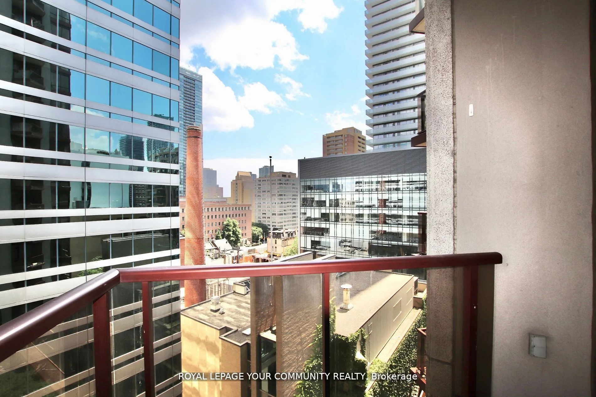 85 Bloor St E, #909