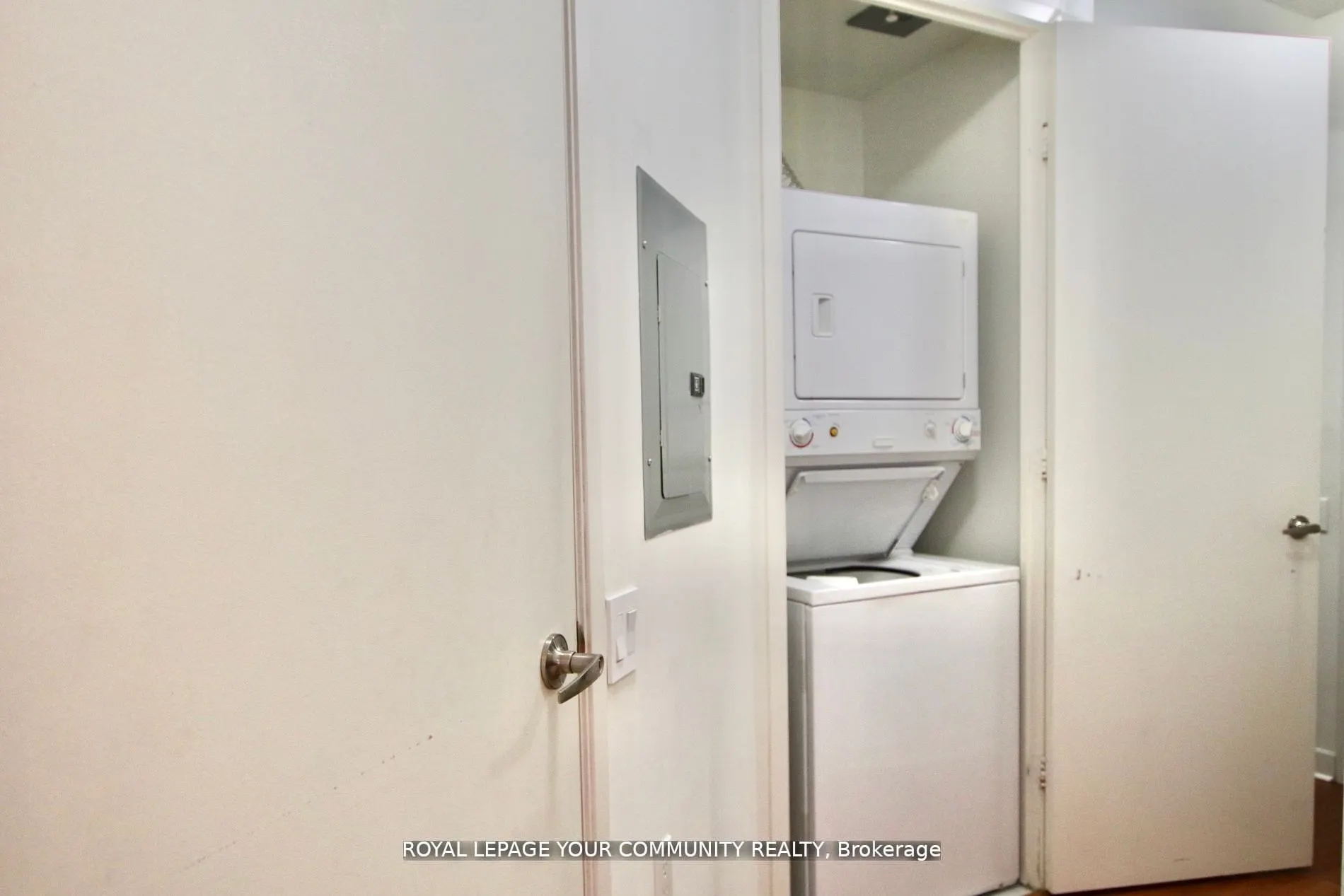 85 Bloor St E, #909