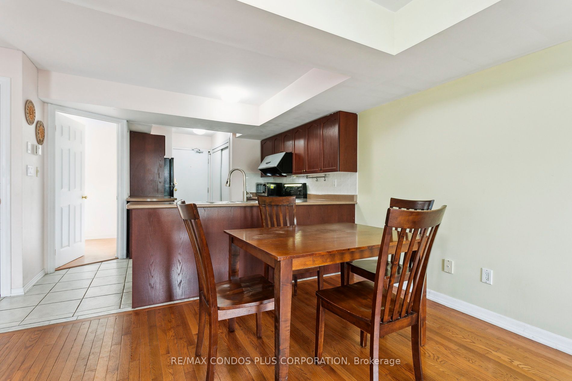 118 Finch Ave W, #20