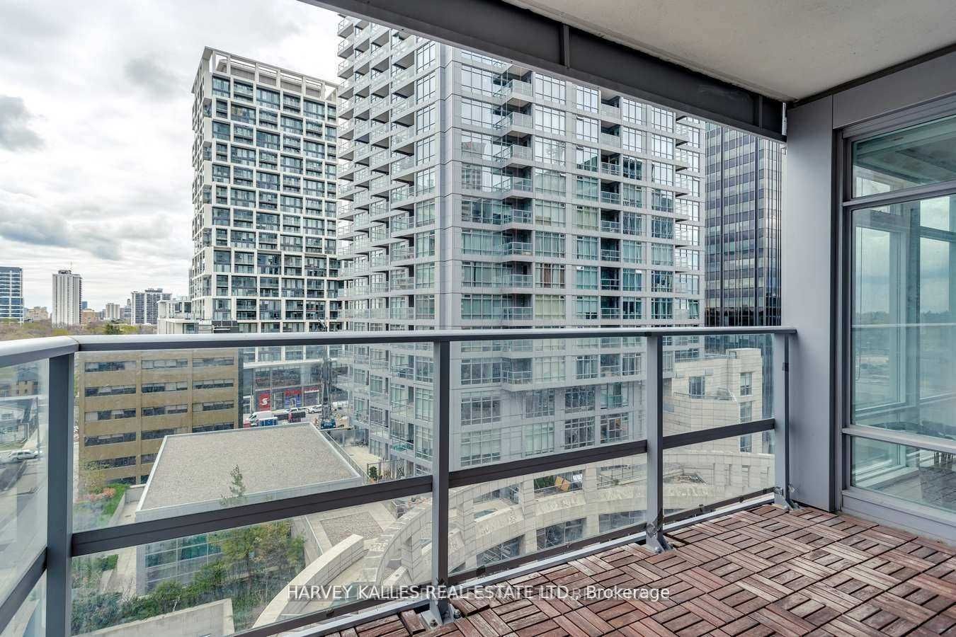 2191 Yonge St, #902