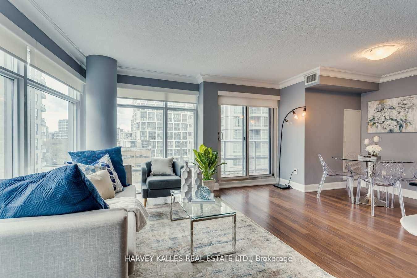 2191 Yonge St, #902