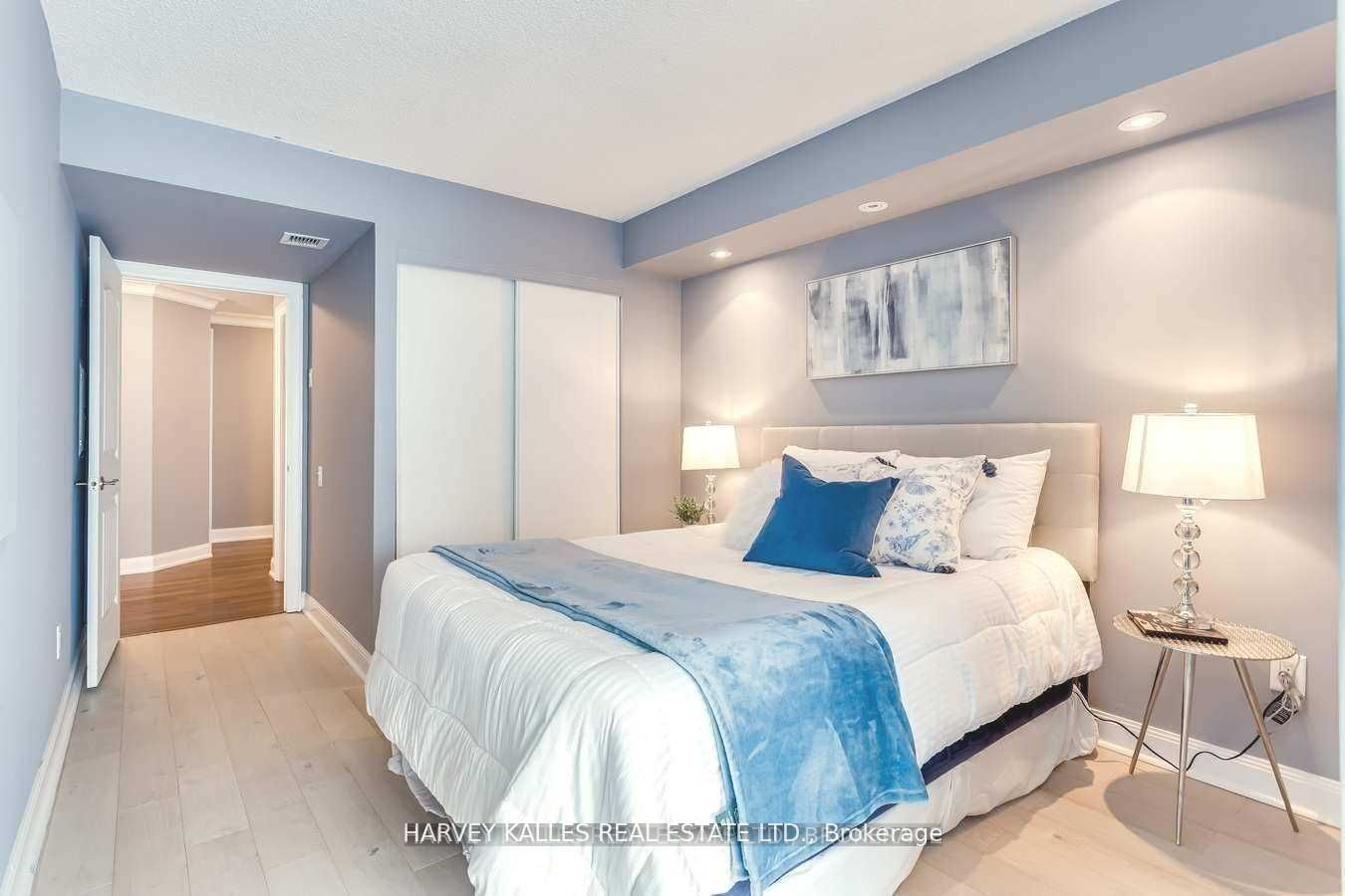 2191 Yonge St, #902