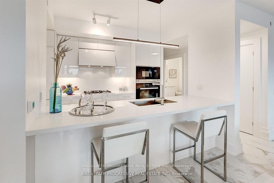 3 Southvale Dr, #202
