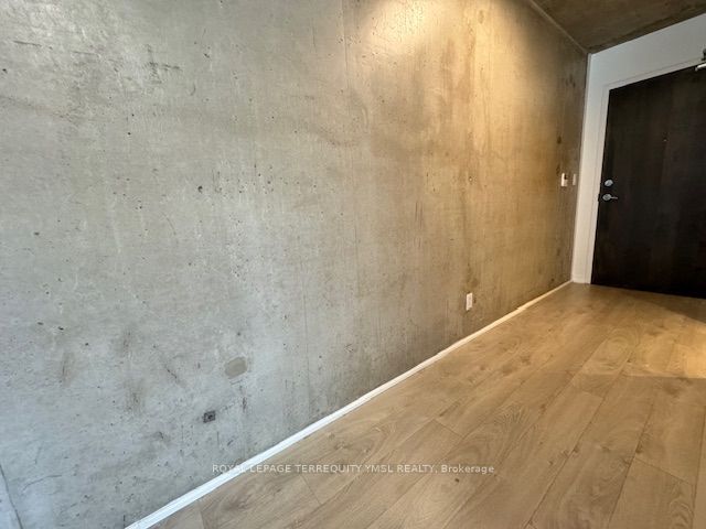 22 Wellesley St E, #804