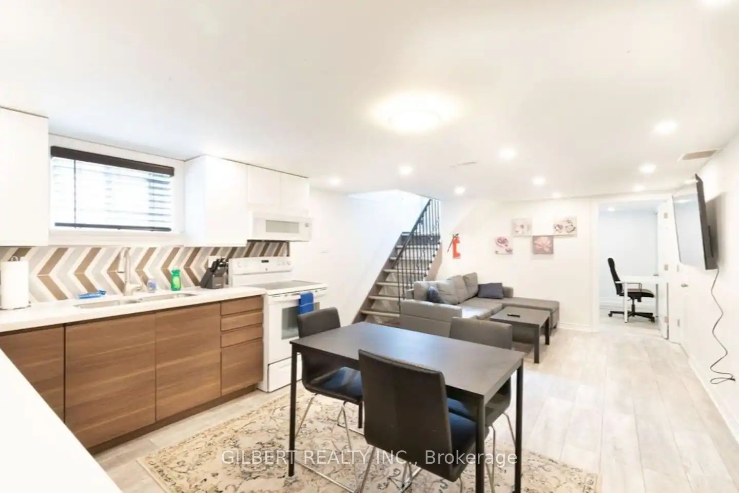 101 Reiner Rd